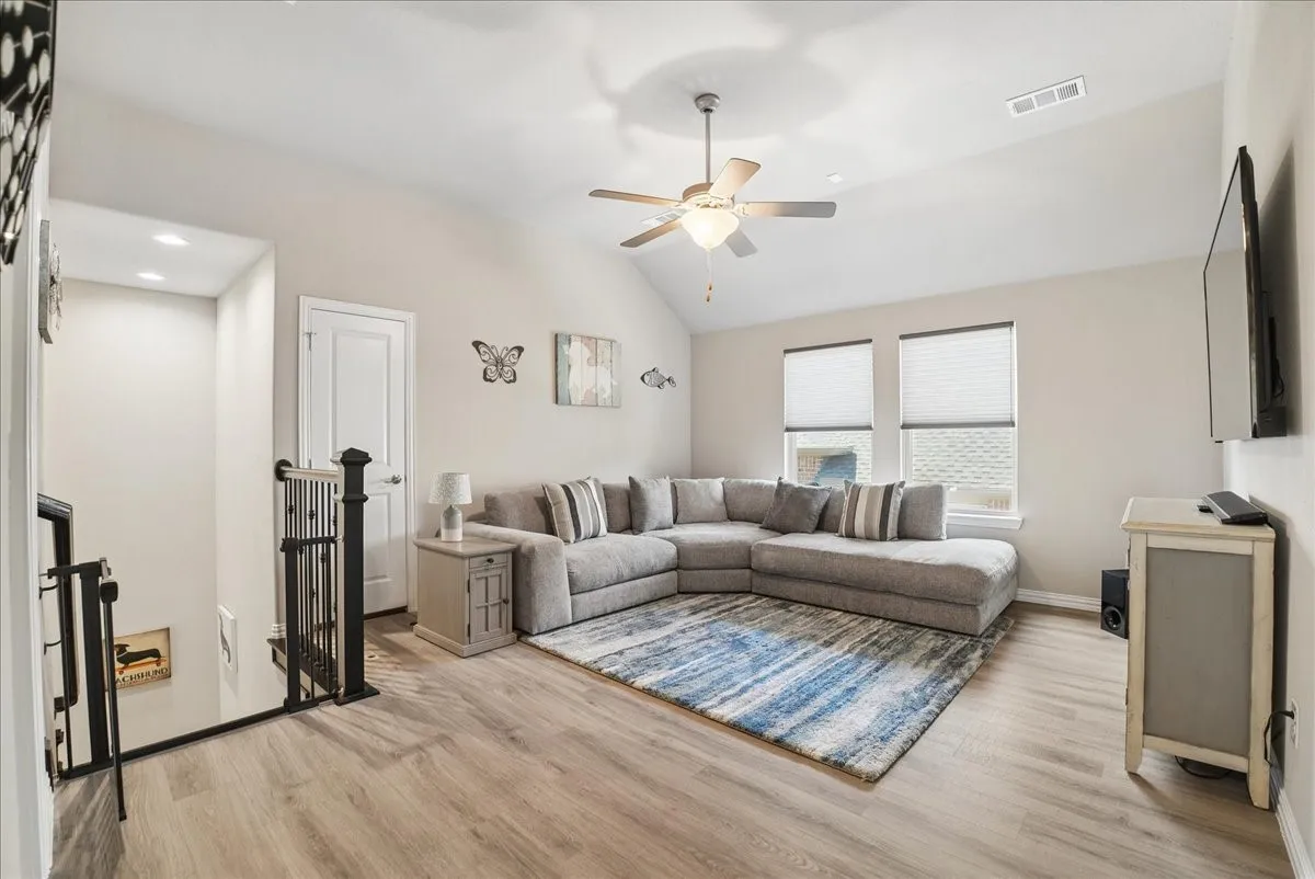 Single Family Residence For Sale in Denton County , 2206 Wellington Lane, Corinth, Texas 76210, 4 Bedroom, 4 Bathroom, 2 Garage spaces, 2,743 Sqft, built in 2016, mls#21388175, Real Estate Agent in Corinth, Homes For Sale in Denton county, Homes For Sale in Corinth, Realtor in Corinth Texas, Real Estate Brokerage Independent Realty Texas, Luminita Cordes Realtor