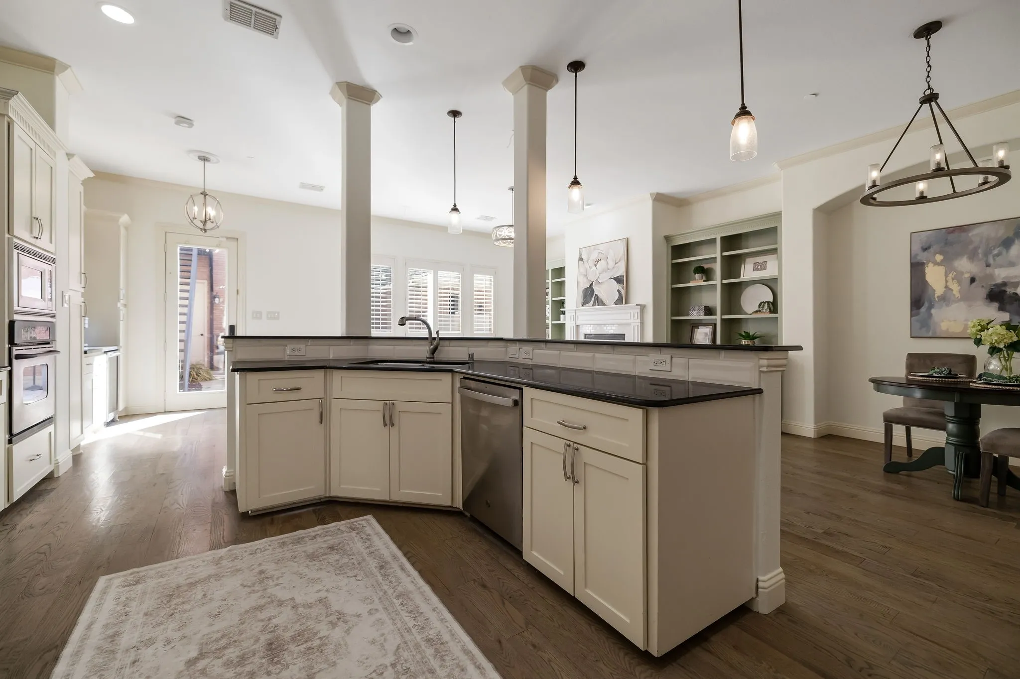 Townhouse For Sale in Collin County , 8340 Library Street, Frisco, Texas 75034, 4 Bedroom, 5 Bathroom, 2 Garage spaces, 3,860 Sqft, built in 2002, mls#21379482, Real Estate Agent in Frisco, Homes For Sale in Collin county, Homes For Sale in Frisco, Realtor in Frisco Texas, Real Estate Brokerage Independent Realty Texas, Luminita Cordes Realtor