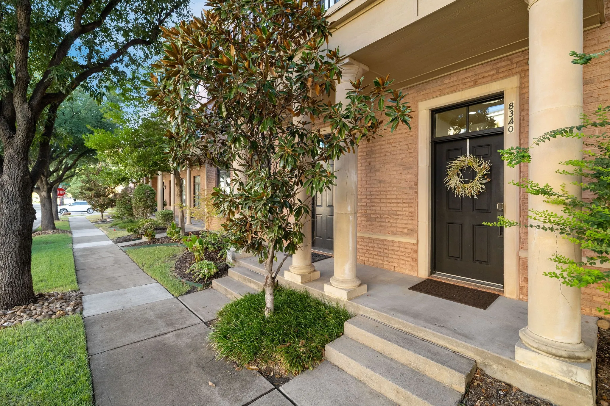 Townhouse For Sale in Collin County , 8340 Library Street, Frisco, Texas 75034, 4 Bedroom, 5 Bathroom, 2 Garage spaces, 3,860 Sqft, built in 2002, mls#21379482, Real Estate Agent in Frisco, Homes For Sale in Collin county, Homes For Sale in Frisco, Realtor in Frisco Texas, Real Estate Brokerage Independent Realty Texas, Luminita Cordes Realtor