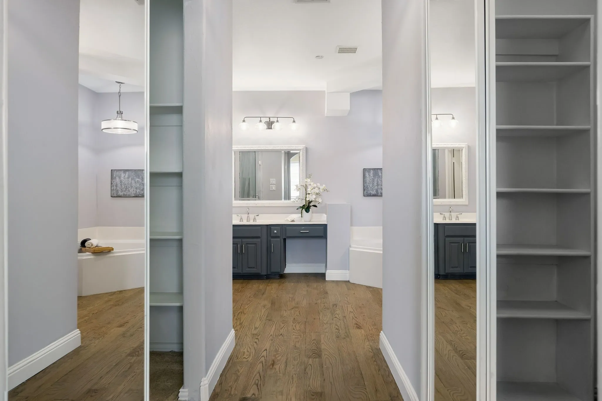 Townhouse For Sale in Collin County , 8340 Library Street, Frisco, Texas 75034, 4 Bedroom, 5 Bathroom, 2 Garage spaces, 3,860 Sqft, built in 2002, mls#21379482, Real Estate Agent in Frisco, Homes For Sale in Collin county, Homes For Sale in Frisco, Realtor in Frisco Texas, Real Estate Brokerage Independent Realty Texas, Luminita Cordes Realtor
