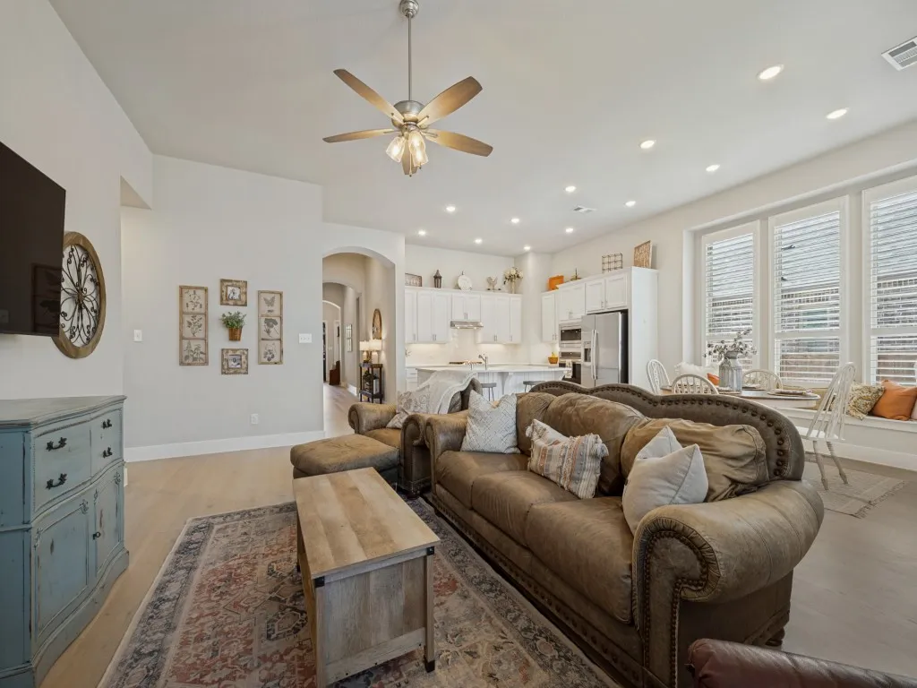 Single Family Residence For Sale in Denton County , 1105 Bluestem Drive, Aubrey, Texas 76227, 4 Bedroom, 3 Bathroom, 2 Garage spaces, 2,293 Sqft, built in 2020, mls#21385770, Real Estate Agent in Aubrey, Homes For Sale in Denton county, Homes For Sale in Aubrey, Realtor in Aubrey Texas, Real Estate Brokerage Independent Realty Texas, Luminita Cordes Realtor