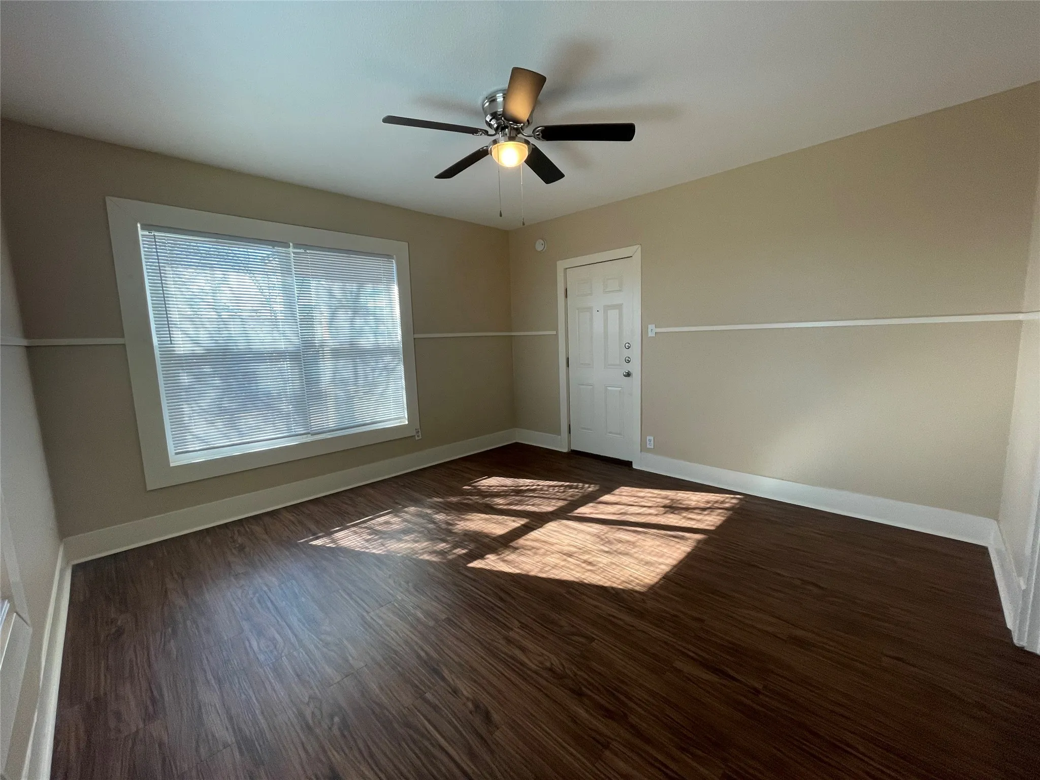 Quadruplex For Rent in Taylor County , 1702 S 3rd Street, Abilene, Texas 79602, 1 Bedroom, 1 Bathroom, Garage spaces, 2,952 Sqft, built in 1926, mls#21392244, Real Estate Agent in Abilene, Homes For Rent in Taylor county, Homes For Rent in Abilene, Realtor in Abilene Texas, Real Estate Brokerage Independent Realty Texas, Luminita Cordes Realtor