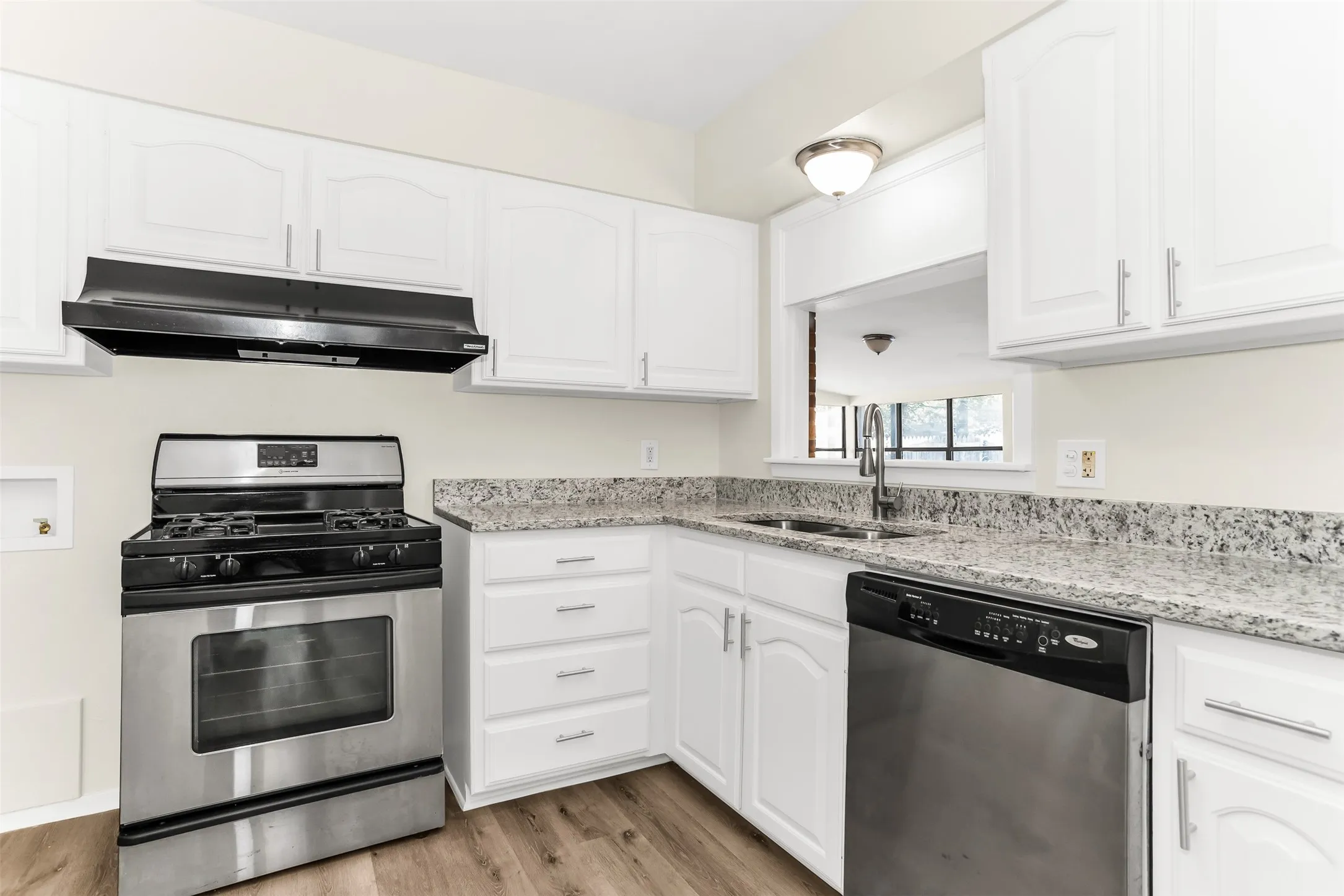 Single Family Residence For Sale in Tarrant County , 6216 Windermere Place, Fort Worth, Texas 76112, 3 Bedroom, 1 Bathroom, 1 Garage spaces, 1,716 Sqft, built in 1955, mls#21392248, Real Estate Agent in Fort Worth, Homes For Sale in Tarrant county, Homes For Sale in Fort Worth, Realtor in Fort Worth Texas, Real Estate Brokerage Independent Realty Texas, Luminita Cordes Realtor