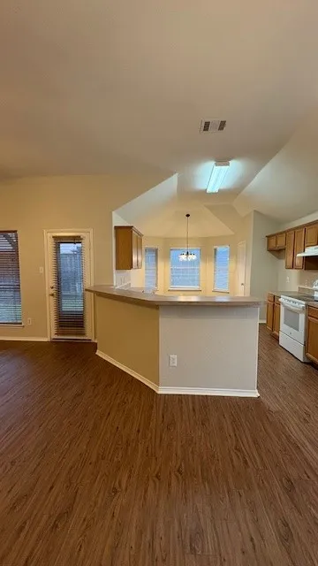 Single Family Residence For Rent in Tarrant County , 6602 Sandgate Drive, Arlington, Texas 76002, 3 Bedroom, 2 Bathroom, 2 Garage spaces, 1,608 Sqft, built in 2000, mls#21392257, Real Estate Agent in Arlington, Homes For Rent in Tarrant county, Homes For Rent in Arlington, Realtor in Arlington Texas, Real Estate Brokerage Independent Realty Texas, Luminita Cordes Realtor
