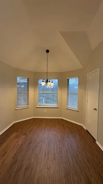 Kitchen has 2nd Dining space!