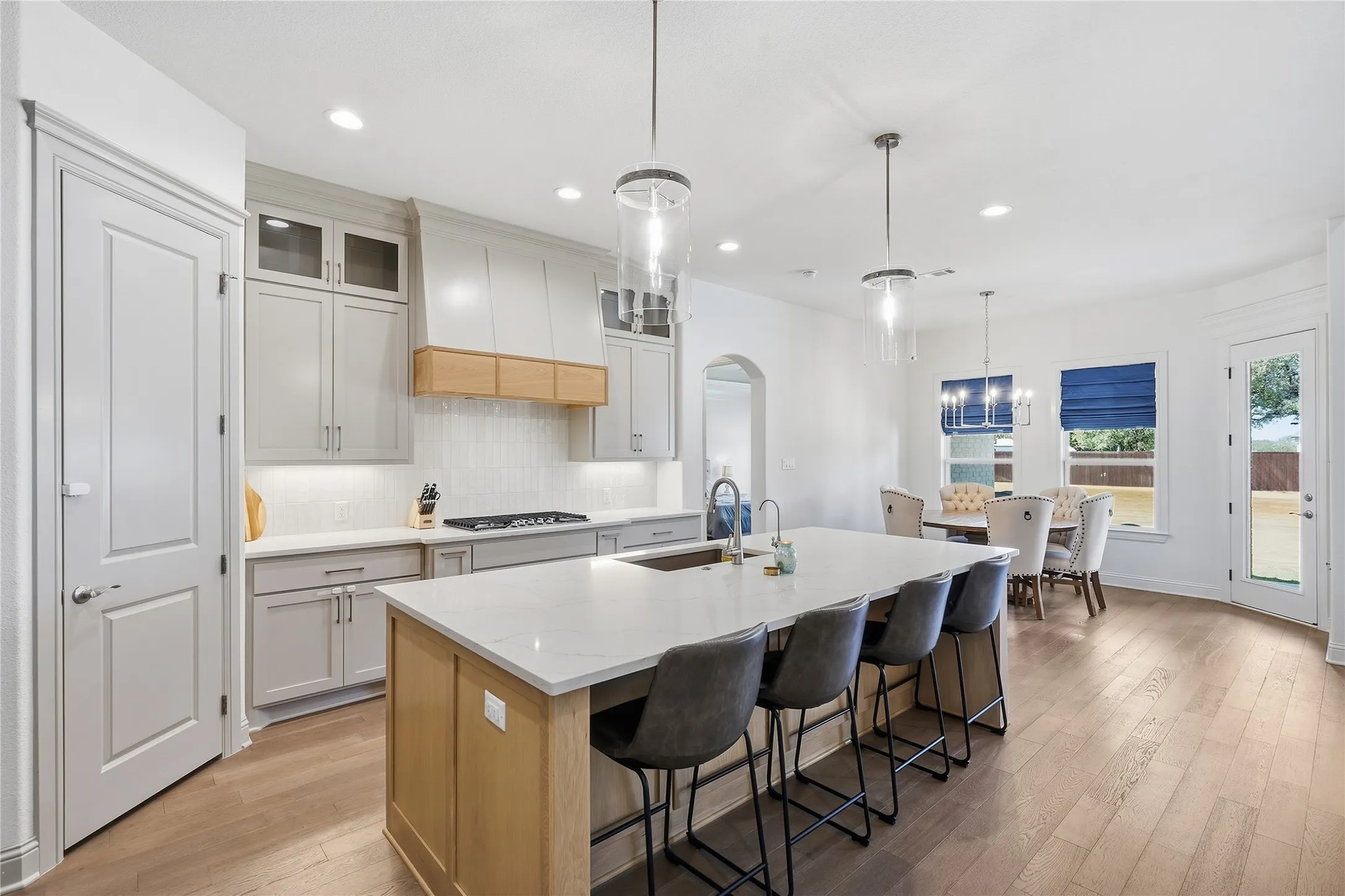 Single Family Residence For Sale in Parker County , 1021 Tobey Court, Aledo, Texas 76008, 4 Bedroom, 3 Bathroom, 3 Garage spaces, 2,995 Sqft, built in 2023, mls#21392225, Real Estate Agent in Aledo, Homes For Sale in Parker county, Homes For Sale in Aledo, Realtor in Aledo Texas, Real Estate Brokerage Independent Realty Texas, Luminita Cordes Realtor