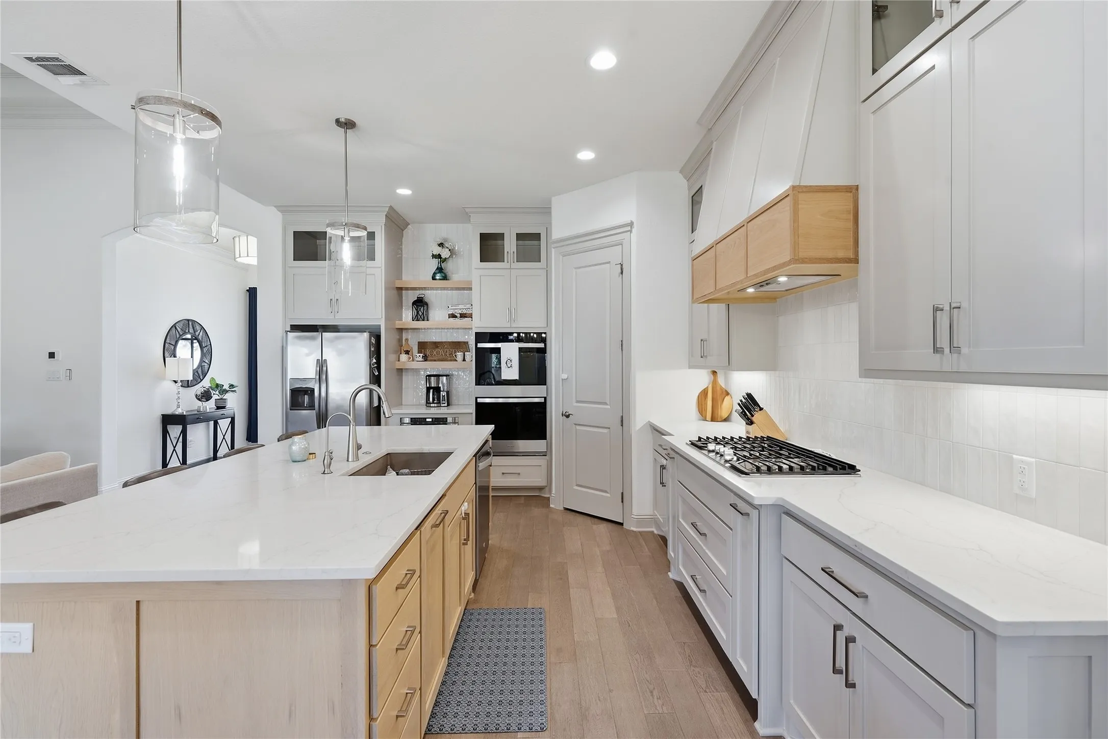 Single Family Residence For Sale in Parker County , 1021 Tobey Court, Aledo, Texas 76008, 4 Bedroom, 3 Bathroom, 3 Garage spaces, 2,995 Sqft, built in 2023, mls#21392225, Real Estate Agent in Aledo, Homes For Sale in Parker county, Homes For Sale in Aledo, Realtor in Aledo Texas, Real Estate Brokerage Independent Realty Texas, Luminita Cordes Realtor