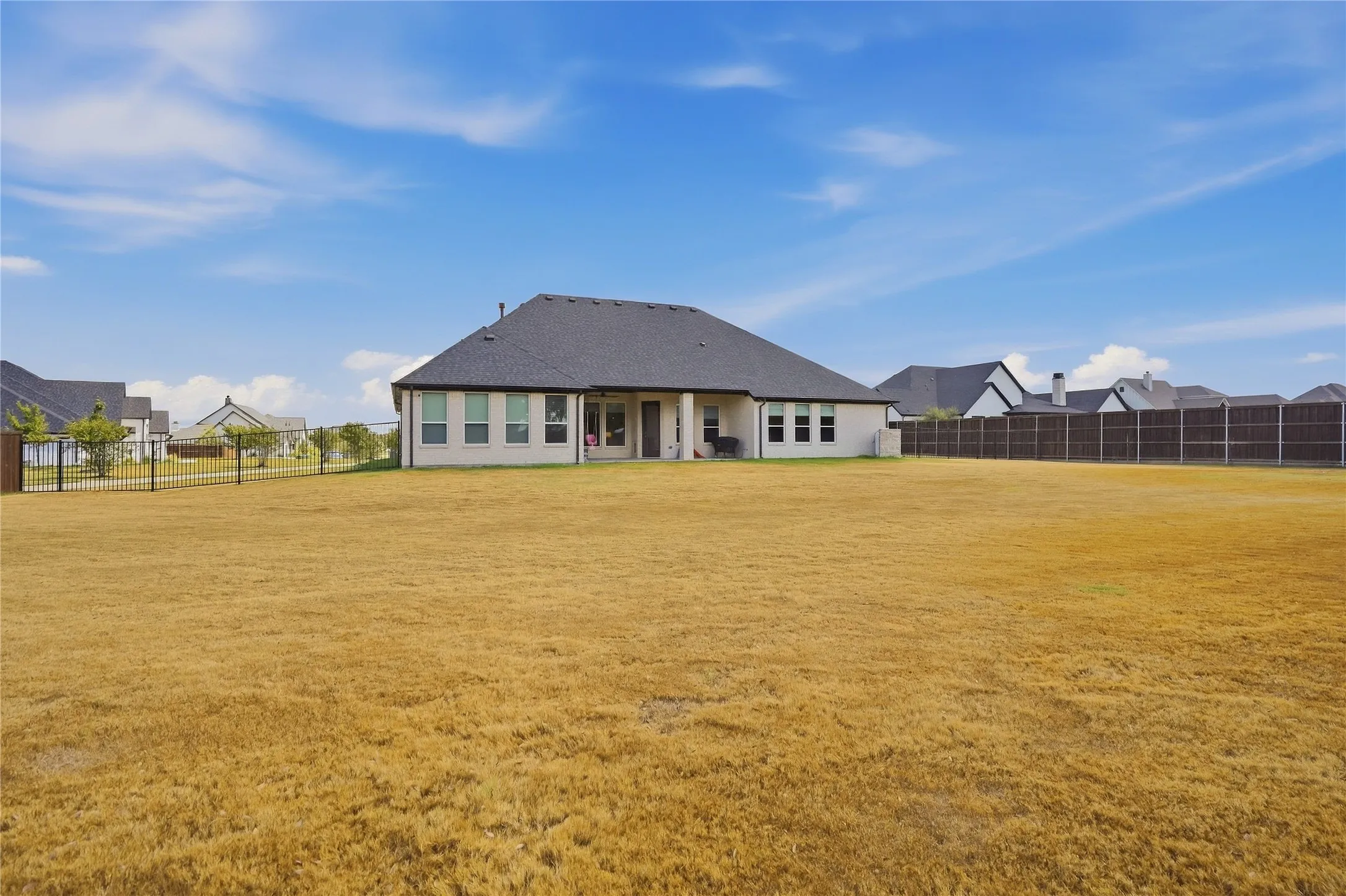 Single Family Residence For Sale in Parker County , 1021 Tobey Court, Aledo, Texas 76008, 4 Bedroom, 3 Bathroom, 3 Garage spaces, 2,995 Sqft, built in 2023, mls#21392225, Real Estate Agent in Aledo, Homes For Sale in Parker county, Homes For Sale in Aledo, Realtor in Aledo Texas, Real Estate Brokerage Independent Realty Texas, Luminita Cordes Realtor
