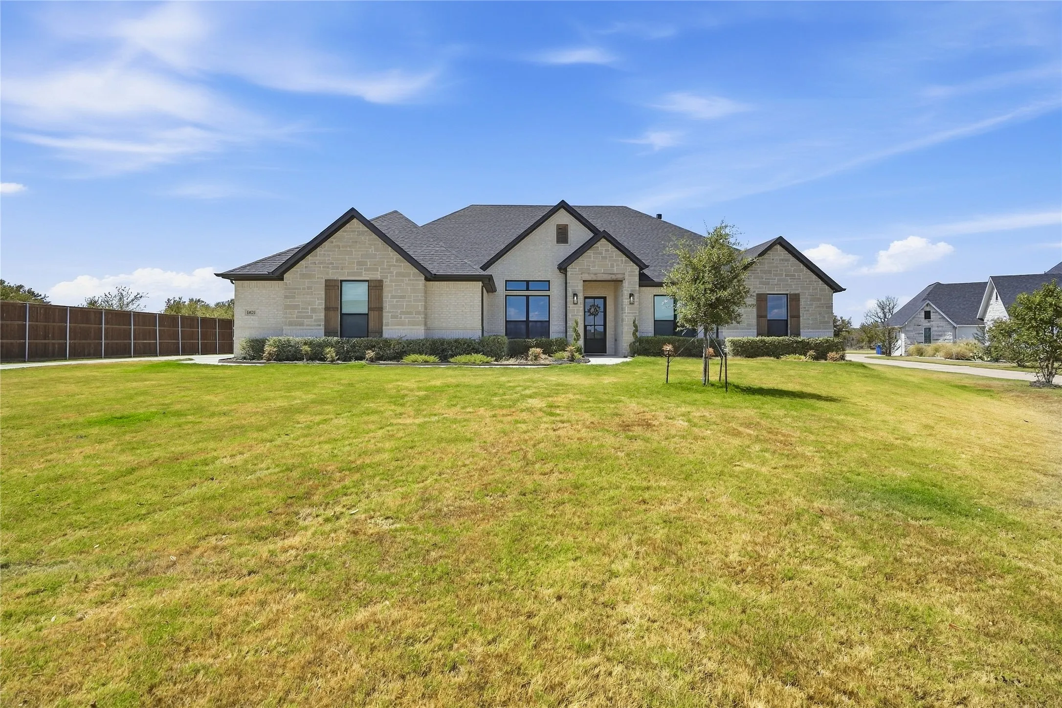 Single Family Residence For Sale in Parker County , 1021 Tobey Court, Aledo, Texas 76008, 4 Bedroom, 3 Bathroom, 3 Garage spaces, 2,995 Sqft, built in 2023, mls#21392225, Real Estate Agent in Aledo, Homes For Sale in Parker county, Homes For Sale in Aledo, Realtor in Aledo Texas, Real Estate Brokerage Independent Realty Texas, Luminita Cordes Realtor