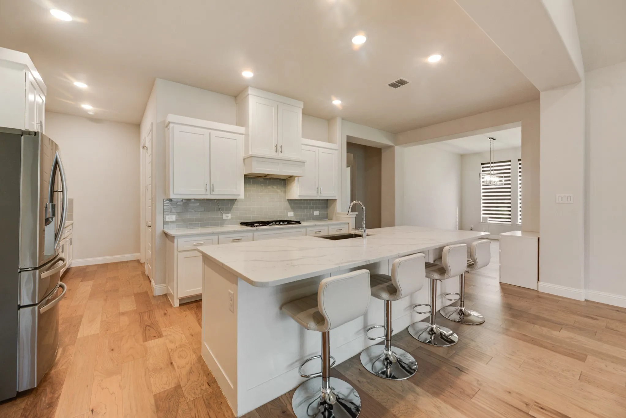Single Family Residence For Rent in Johnson County , 3107 Trinity Ridge Street, Mansfield, Texas 76063, 4 Bedroom, 4 Bathroom, 3 Garage spaces, 3,383 Sqft, built in 2022, mls#21388395, Real Estate Agent in Mansfield, Homes For Rent in Johnson county, Homes For Rent in Mansfield, Realtor in Mansfield Texas, Real Estate Brokerage Independent Realty Texas, Luminita Cordes Realtor