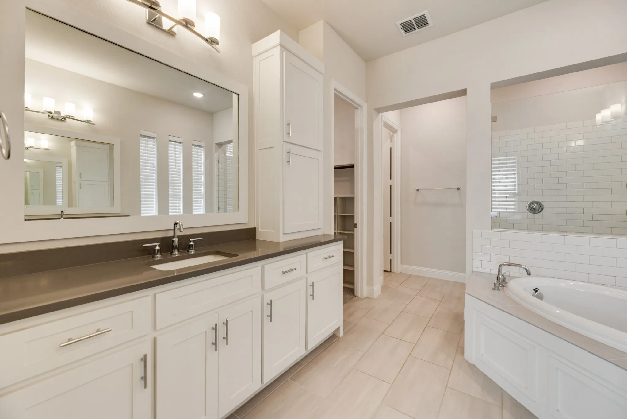 Single Family Residence For Rent in Johnson County , 3107 Trinity Ridge Street, Mansfield, Texas 76063, 4 Bedroom, 4 Bathroom, 3 Garage spaces, 3,383 Sqft, built in 2022, mls#21388395, Real Estate Agent in Mansfield, Homes For Rent in Johnson county, Homes For Rent in Mansfield, Realtor in Mansfield Texas, Real Estate Brokerage Independent Realty Texas, Luminita Cordes Realtor