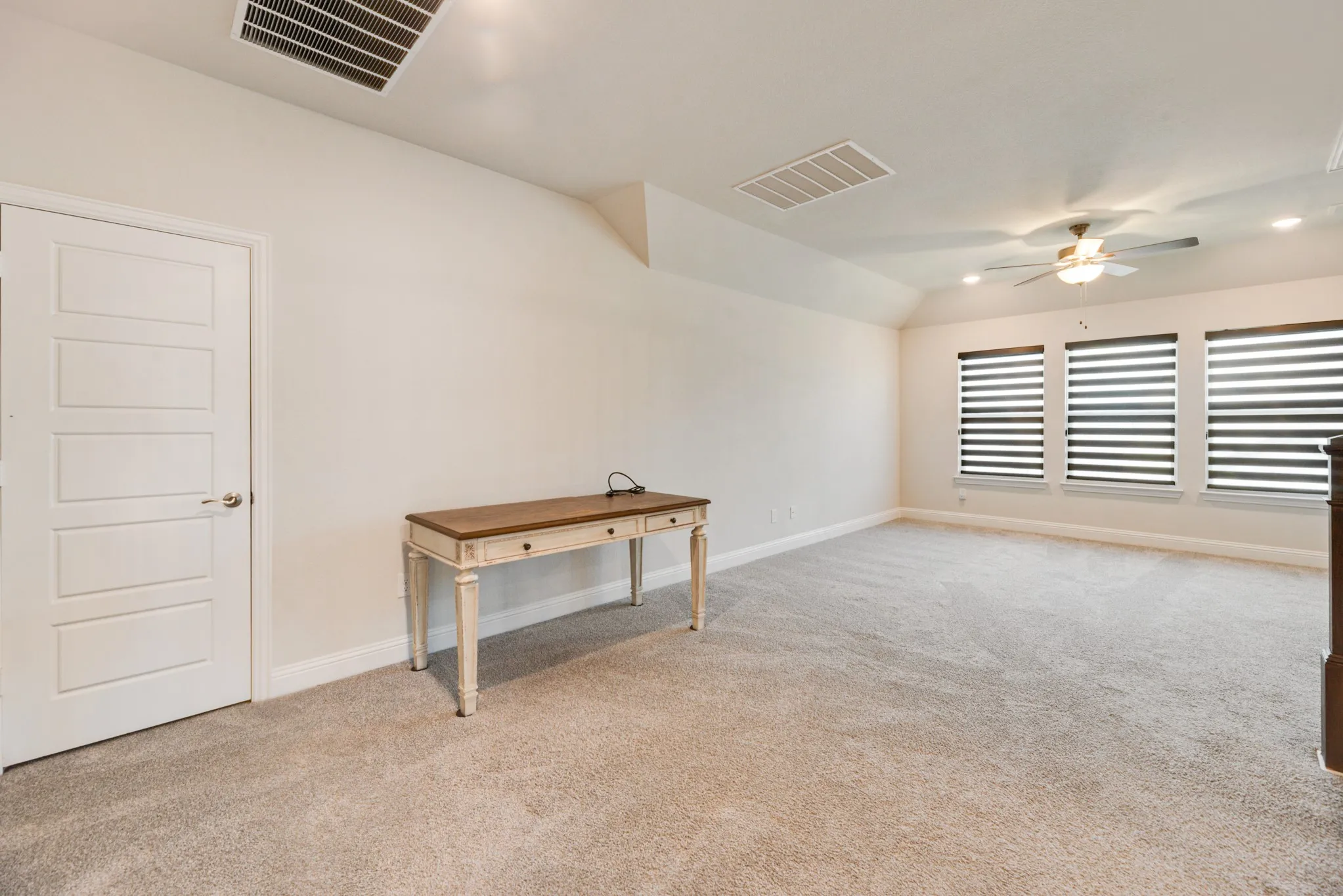 Single Family Residence For Rent in Johnson County , 3107 Trinity Ridge Street, Mansfield, Texas 76063, 4 Bedroom, 4 Bathroom, 3 Garage spaces, 3,383 Sqft, built in 2022, mls#21388395, Real Estate Agent in Mansfield, Homes For Rent in Johnson county, Homes For Rent in Mansfield, Realtor in Mansfield Texas, Real Estate Brokerage Independent Realty Texas, Luminita Cordes Realtor