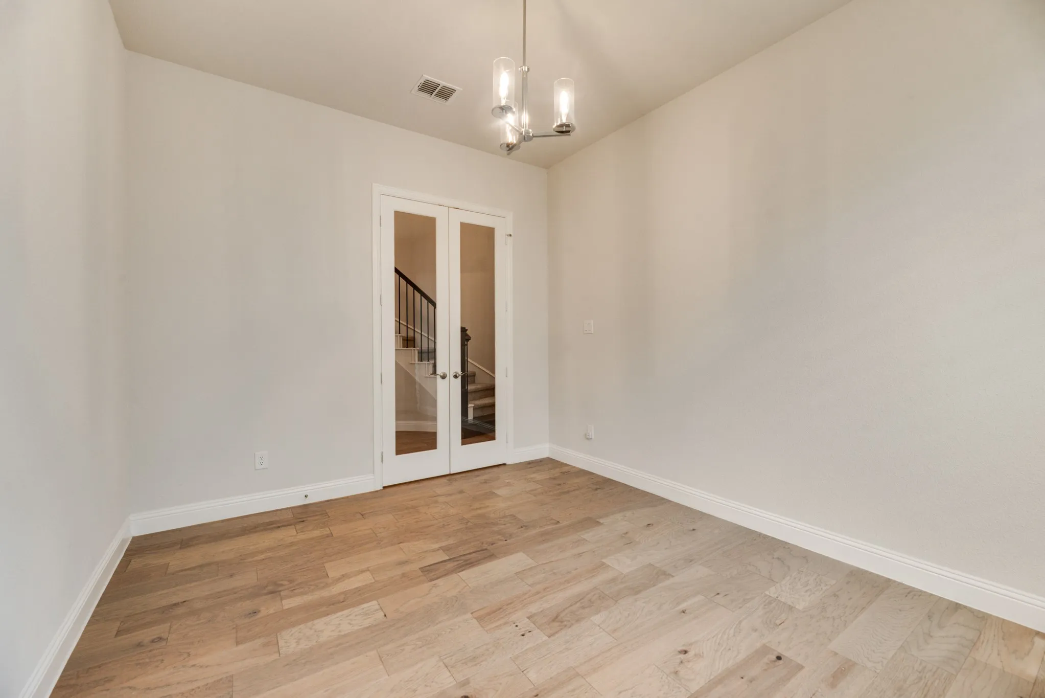 Single Family Residence For Rent in Johnson County , 3107 Trinity Ridge Street, Mansfield, Texas 76063, 4 Bedroom, 4 Bathroom, 3 Garage spaces, 3,383 Sqft, built in 2022, mls#21388395, Real Estate Agent in Mansfield, Homes For Rent in Johnson county, Homes For Rent in Mansfield, Realtor in Mansfield Texas, Real Estate Brokerage Independent Realty Texas, Luminita Cordes Realtor