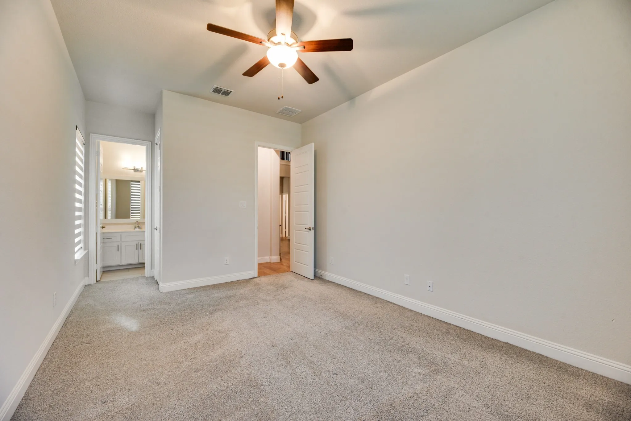 Single Family Residence For Rent in Johnson County , 3107 Trinity Ridge Street, Mansfield, Texas 76063, 4 Bedroom, 4 Bathroom, 3 Garage spaces, 3,383 Sqft, built in 2022, mls#21388395, Real Estate Agent in Mansfield, Homes For Rent in Johnson county, Homes For Rent in Mansfield, Realtor in Mansfield Texas, Real Estate Brokerage Independent Realty Texas, Luminita Cordes Realtor