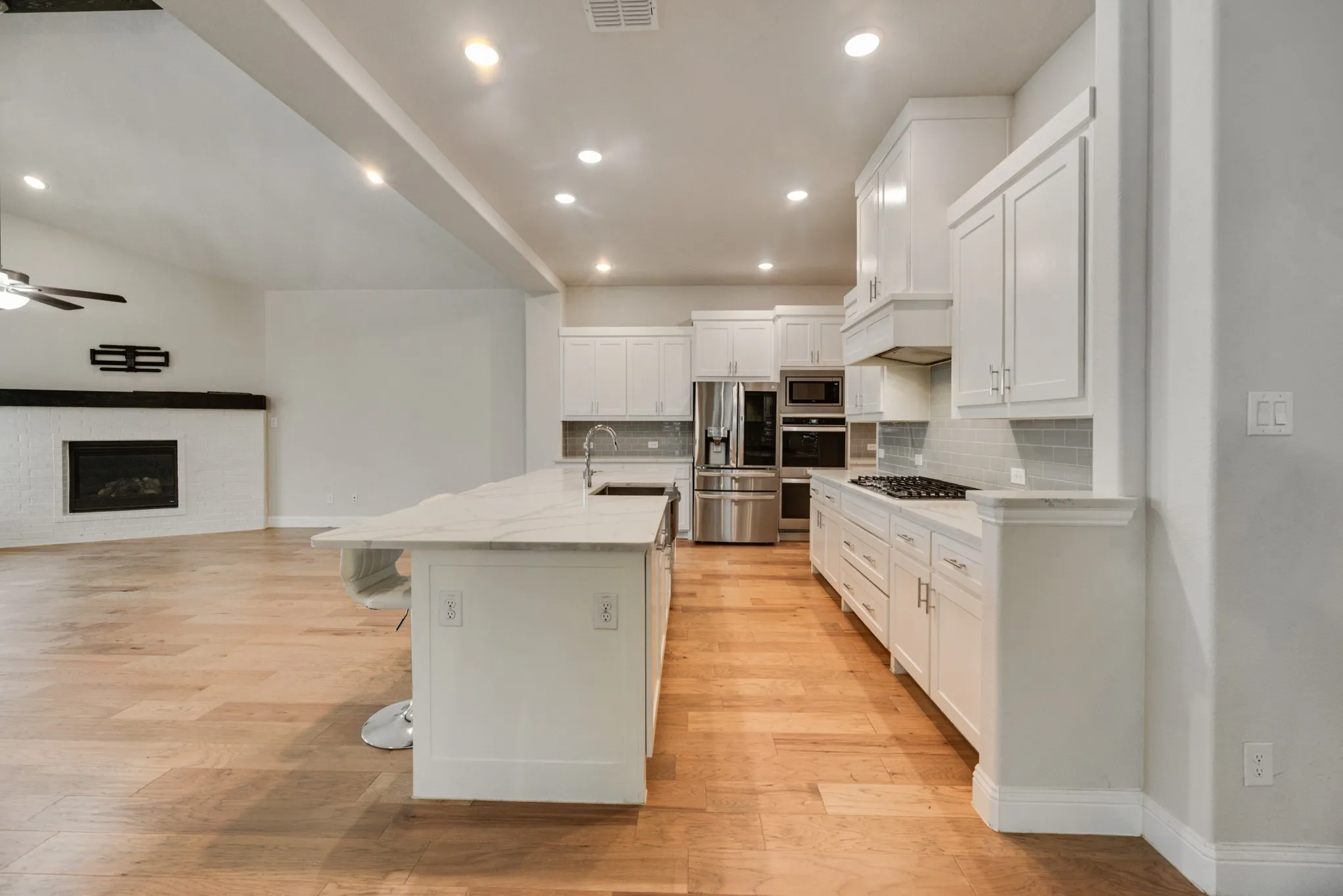 Single Family Residence For Rent in Johnson County , 3107 Trinity Ridge Street, Mansfield, Texas 76063, 4 Bedroom, 4 Bathroom, 3 Garage spaces, 3,383 Sqft, built in 2022, mls#21388395, Real Estate Agent in Mansfield, Homes For Rent in Johnson county, Homes For Rent in Mansfield, Realtor in Mansfield Texas, Real Estate Brokerage Independent Realty Texas, Luminita Cordes Realtor