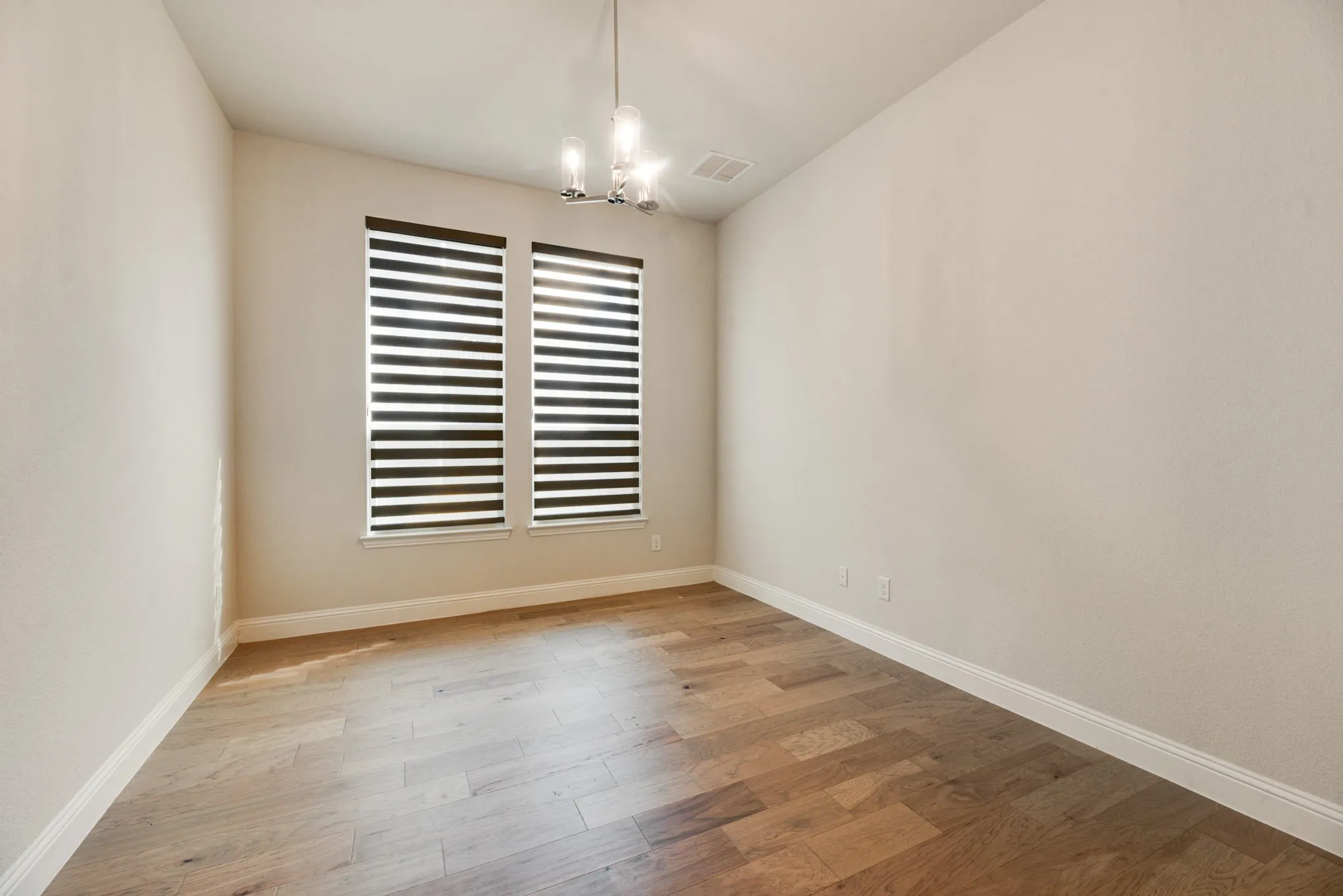 Single Family Residence For Rent in Johnson County , 3107 Trinity Ridge Street, Mansfield, Texas 76063, 4 Bedroom, 4 Bathroom, 3 Garage spaces, 3,383 Sqft, built in 2022, mls#21388395, Real Estate Agent in Mansfield, Homes For Rent in Johnson county, Homes For Rent in Mansfield, Realtor in Mansfield Texas, Real Estate Brokerage Independent Realty Texas, Luminita Cordes Realtor
