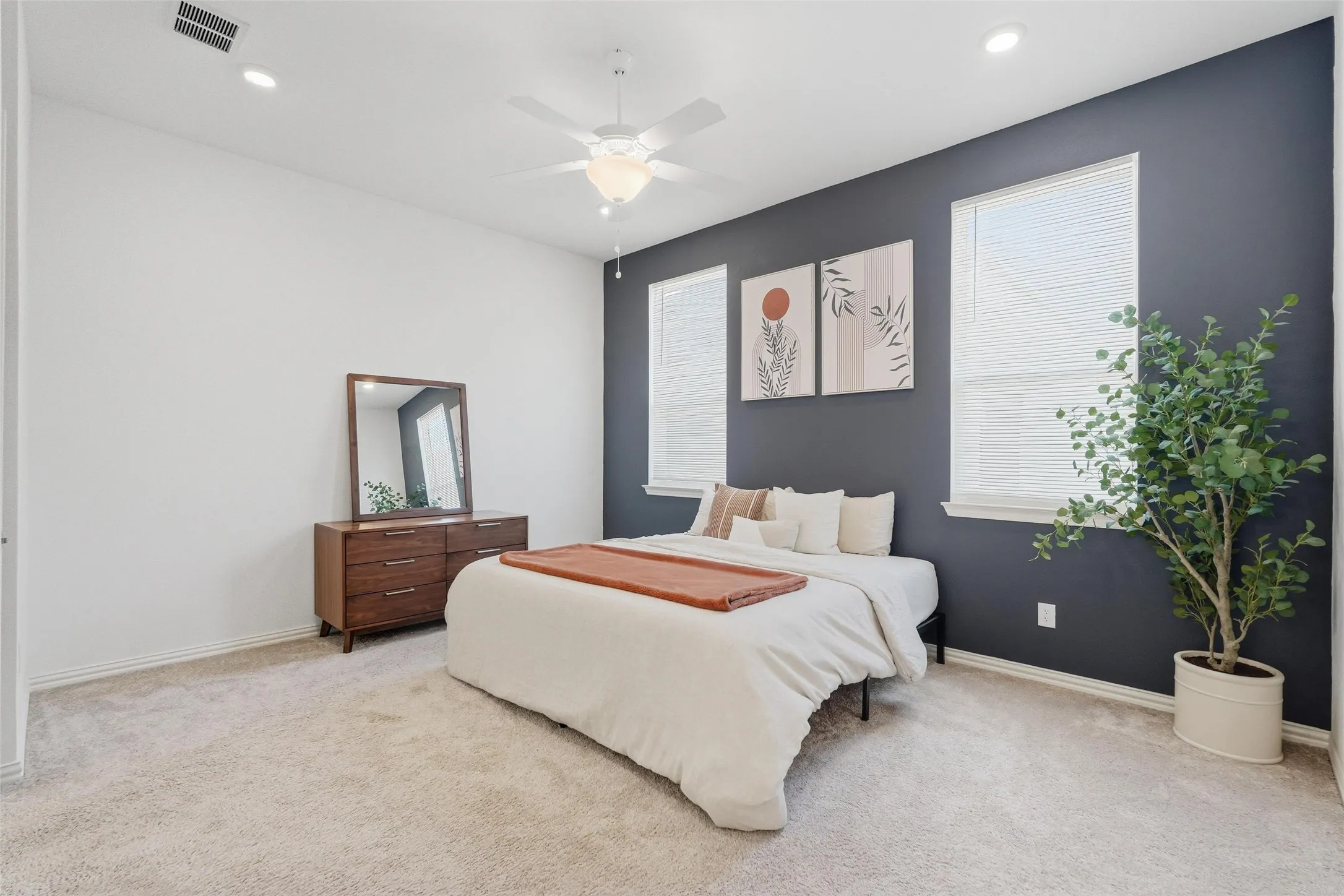 Single Family Residence For Rent in Dallas County , 7503 Millingston Road, Dallas, Texas 75228, 3 Bedroom, 3 Bathroom, 2 Garage spaces, 1,650 Sqft, built in 2023, mls#21391737, Real Estate Agent in Dallas, Homes For Rent in Dallas county, Homes For Rent in Dallas, Realtor in Dallas Texas, Real Estate Brokerage Independent Realty Texas, Luminita Cordes Realtor