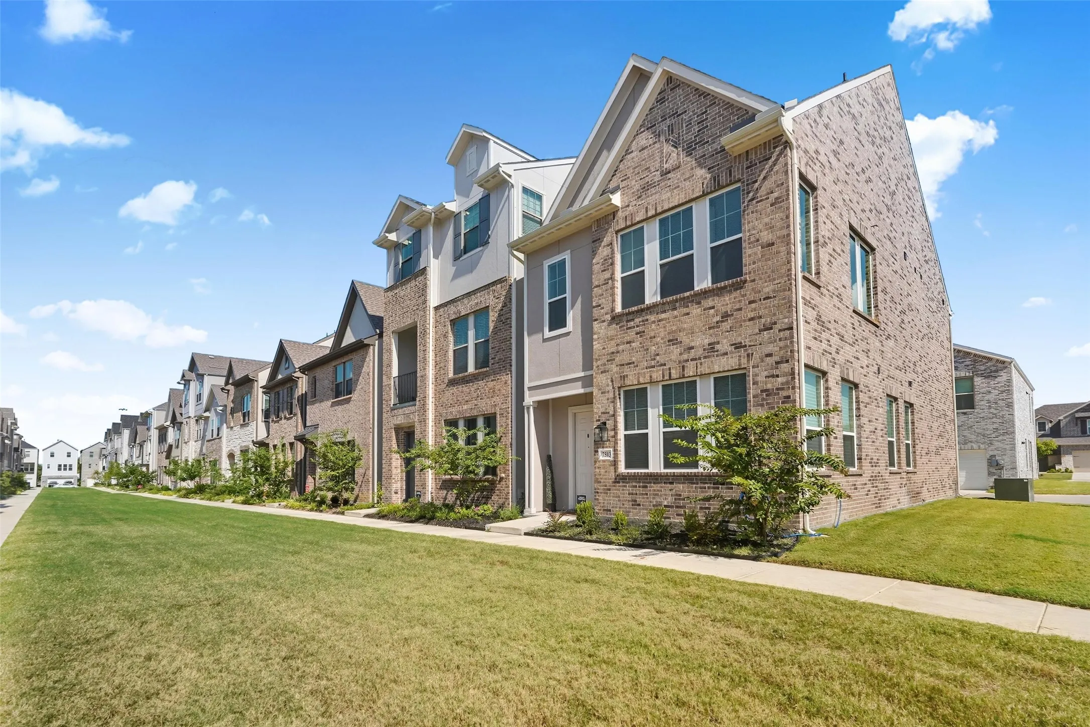 Single Family Residence For Rent in Dallas County , 7503 Millingston Road, Dallas, Texas 75228, 3 Bedroom, 3 Bathroom, 2 Garage spaces, 1,650 Sqft, built in 2023, mls#21391737, Real Estate Agent in Dallas, Homes For Rent in Dallas county, Homes For Rent in Dallas, Realtor in Dallas Texas, Real Estate Brokerage Independent Realty Texas, Luminita Cordes Realtor