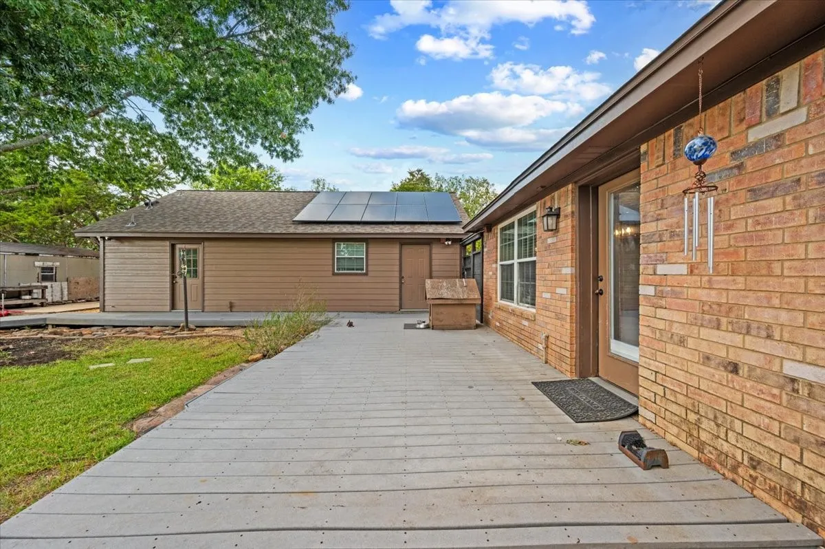 Single Family Residence For Sale in Ellis County , 101 Randy Road, Pecan Hill, Texas 75165, 3 Bedroom, 2 Bathroom, 2 Garage spaces, 2,037 Sqft, built in 1983, mls#21392274, Real Estate Agent in Pecan Hill, Homes For Sale in Ellis county, Homes For Sale in Pecan Hill, Realtor in Pecan Hill Texas, Real Estate Brokerage Independent Realty Texas, Luminita Cordes Realtor