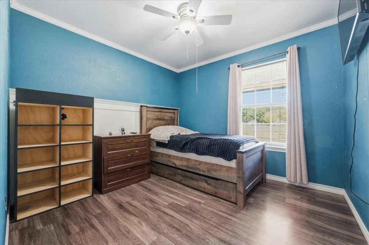 Single Family Residence For Sale in Ellis County , 101 Randy Road, Pecan Hill, Texas 75165, 3 Bedroom, 2 Bathroom, 2 Garage spaces, 2,037 Sqft, built in 1983, mls#21392274, Real Estate Agent in Pecan Hill, Homes For Sale in Ellis county, Homes For Sale in Pecan Hill, Realtor in Pecan Hill Texas, Real Estate Brokerage Independent Realty Texas, Luminita Cordes Realtor