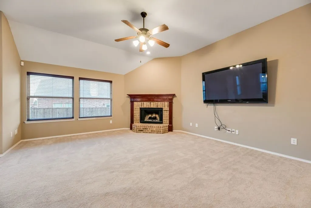 Single Family Residence For Sale in Collin County , 1202 Chestnut Hill Drive, Wylie, Texas 75098, 4 Bedroom, 3 Bathroom, 2 Garage spaces, 2,649 Sqft, built in 2008, mls#21391901, Real Estate Agent in Wylie, Homes For Sale in Collin county, Homes For Sale in Wylie, Realtor in Wylie Texas, Real Estate Brokerage Independent Realty Texas, Luminita Cordes Realtor