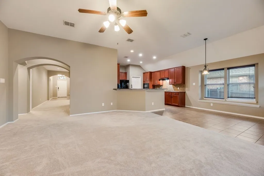 Single Family Residence For Sale in Collin County , 1202 Chestnut Hill Drive, Wylie, Texas 75098, 4 Bedroom, 3 Bathroom, 2 Garage spaces, 2,649 Sqft, built in 2008, mls#21391901, Real Estate Agent in Wylie, Homes For Sale in Collin county, Homes For Sale in Wylie, Realtor in Wylie Texas, Real Estate Brokerage Independent Realty Texas, Luminita Cordes Realtor