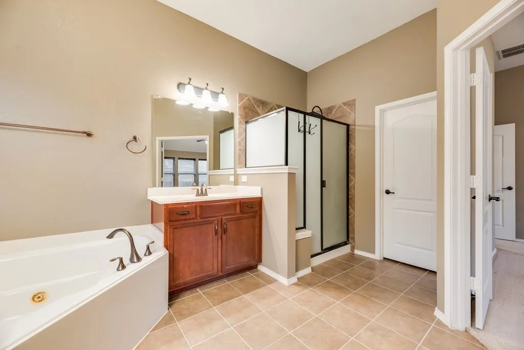 Single Family Residence For Sale in Collin County , 1202 Chestnut Hill Drive, Wylie, Texas 75098, 4 Bedroom, 3 Bathroom, 2 Garage spaces, 2,649 Sqft, built in 2008, mls#21391901, Real Estate Agent in Wylie, Homes For Sale in Collin county, Homes For Sale in Wylie, Realtor in Wylie Texas, Real Estate Brokerage Independent Realty Texas, Luminita Cordes Realtor