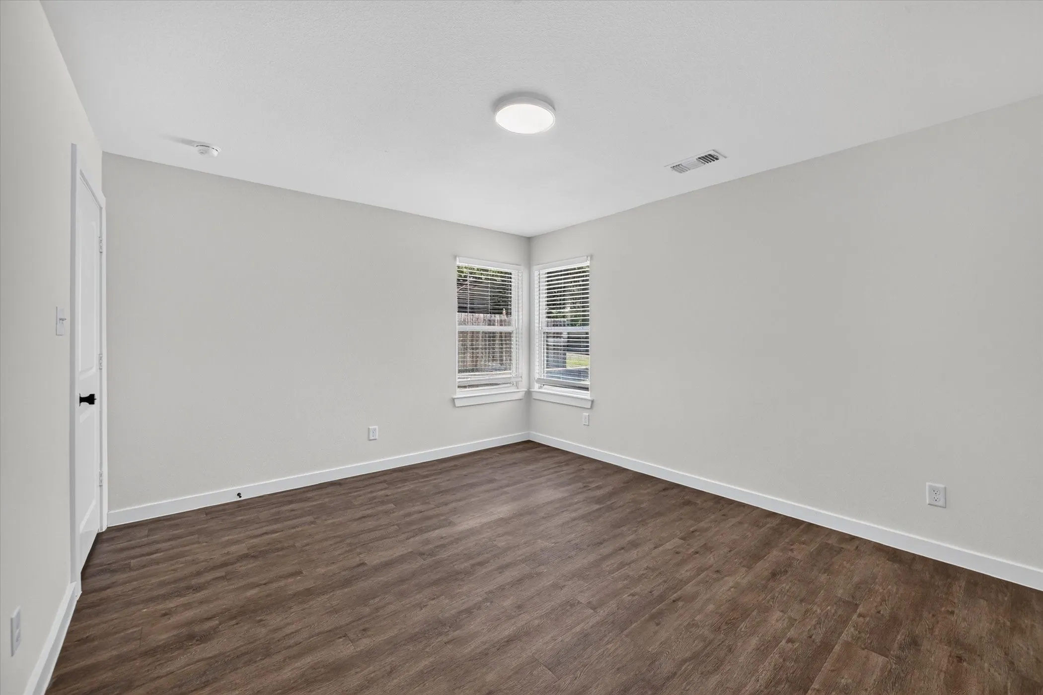 Single Family Residence For Rent in Grayson County , 610 E Texas Street, Denison, Texas 75021, 3 Bedroom, 2 Bathroom, Garage spaces, 1,348 Sqft, built in 2022, mls#21392280, Real Estate Agent in Denison, Homes For Rent in Grayson county, Homes For Rent in Denison, Realtor in Denison Texas, Real Estate Brokerage Independent Realty Texas, Luminita Cordes Realtor