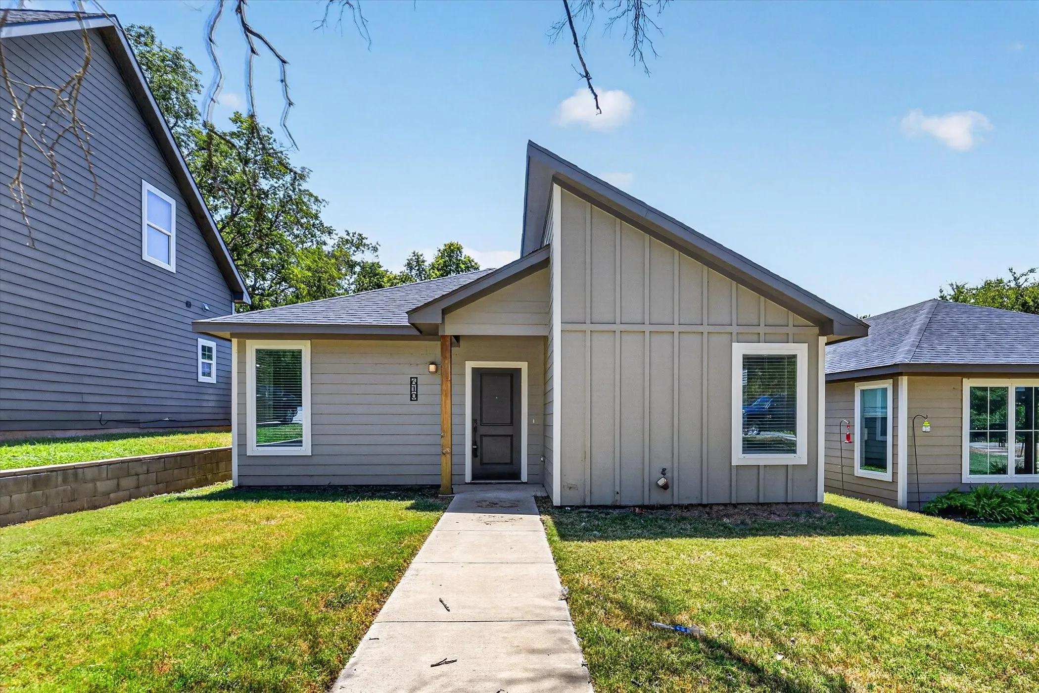 Single Family Residence For Rent