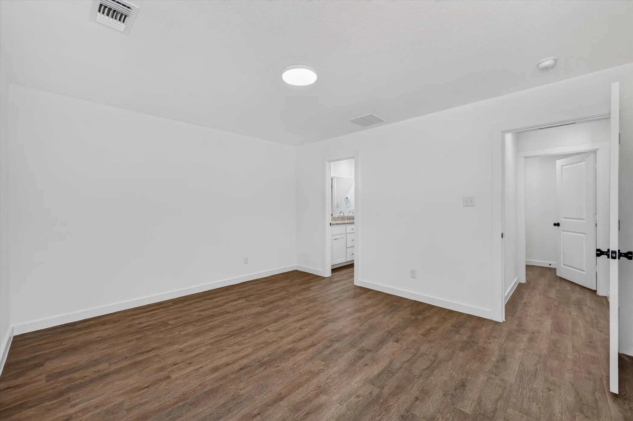 Single Family Residence For Rent in Grayson County , 610 E Texas Street, Denison, Texas 75021, 3 Bedroom, 2 Bathroom, Garage spaces, 1,348 Sqft, built in 2022, mls#21392280, Real Estate Agent in Denison, Homes For Rent in Grayson county, Homes For Rent in Denison, Realtor in Denison Texas, Real Estate Brokerage Independent Realty Texas, Luminita Cordes Realtor