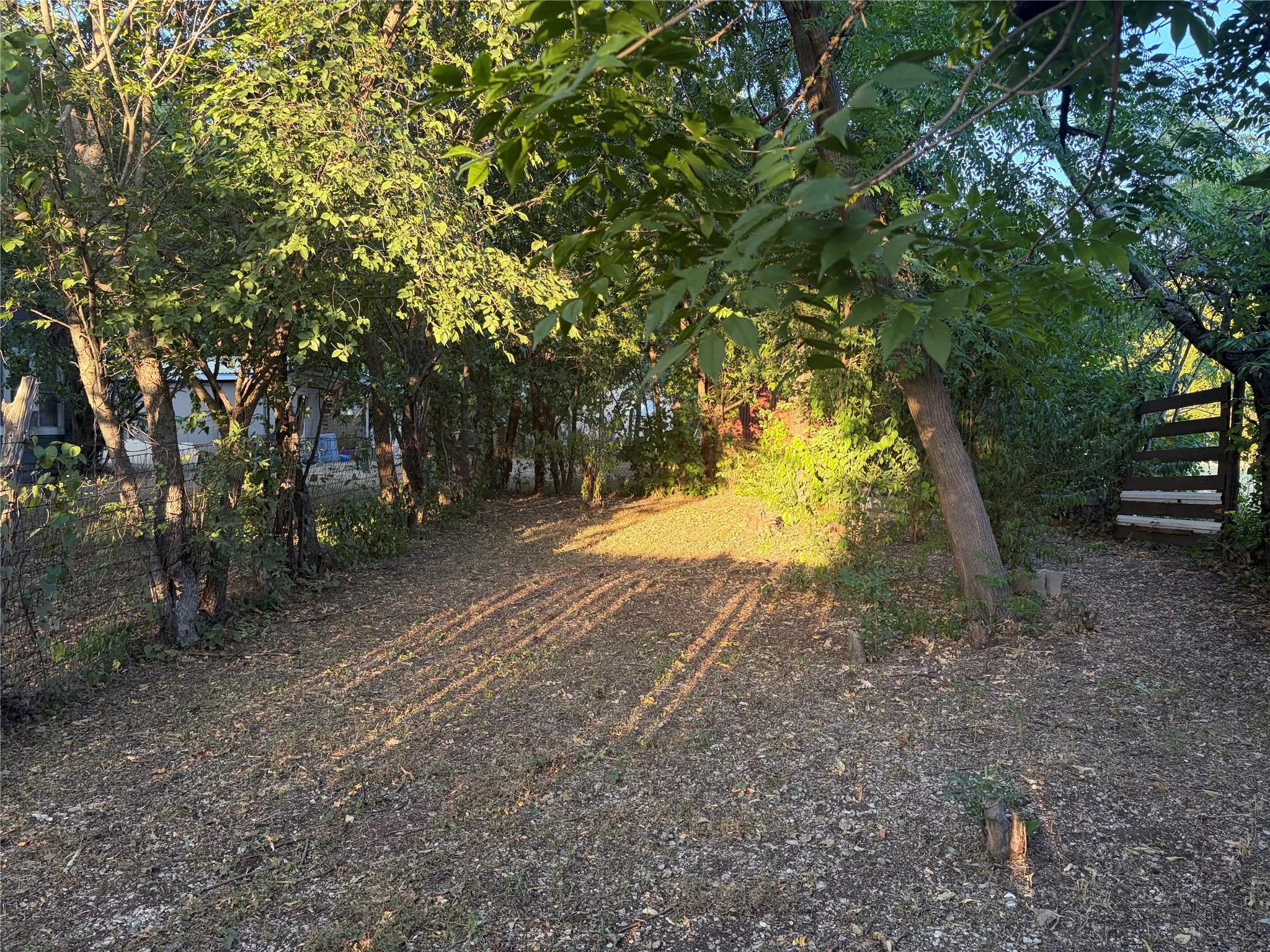 Single Family Residence For Sale in Ellis County , 112 E Indiana Avenue, Midlothian, Texas 76065, 3 Bedroom, 1 Bathroom, 1 Garage spaces, 1,155 Sqft, built in 1918, mls#21392285, Real Estate Agent in Midlothian, Homes For Sale in Ellis county, Homes For Sale in Midlothian, Realtor in Midlothian Texas, Real Estate Brokerage Independent Realty Texas, Luminita Cordes Realtor