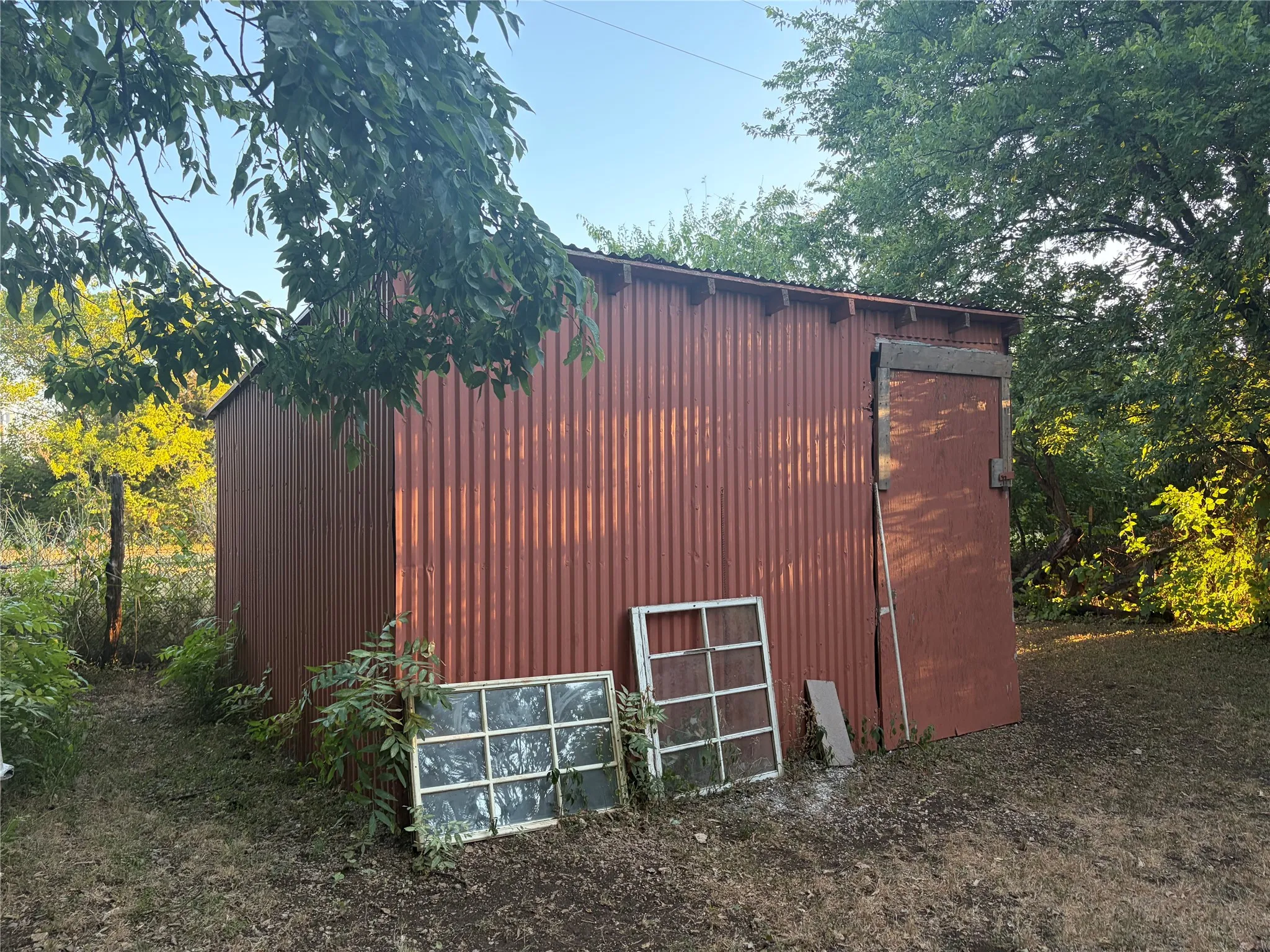 Single Family Residence For Sale in Ellis County , 112 E Indiana Avenue, Midlothian, Texas 76065, 3 Bedroom, 1 Bathroom, 1 Garage spaces, 1,155 Sqft, built in 1918, mls#21392285, Real Estate Agent in Midlothian, Homes For Sale in Ellis county, Homes For Sale in Midlothian, Realtor in Midlothian Texas, Real Estate Brokerage Independent Realty Texas, Luminita Cordes Realtor
