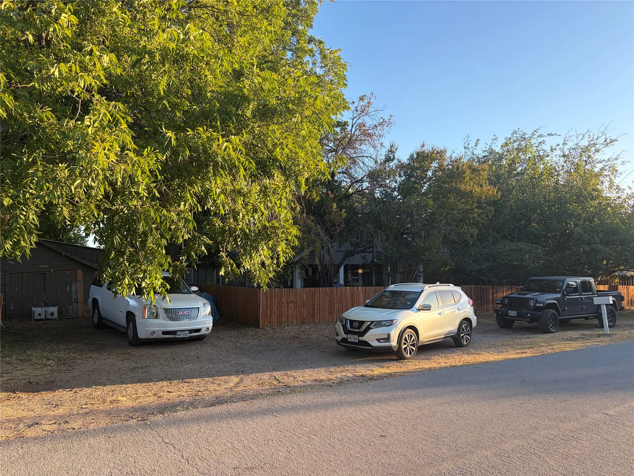 Single Family Residence For Sale in Ellis County , 112 E Indiana Avenue, Midlothian, Texas 76065, 3 Bedroom, 1 Bathroom, 1 Garage spaces, 1,155 Sqft, built in 1918, mls#21392285, Real Estate Agent in Midlothian, Homes For Sale in Ellis county, Homes For Sale in Midlothian, Realtor in Midlothian Texas, Real Estate Brokerage Independent Realty Texas, Luminita Cordes Realtor