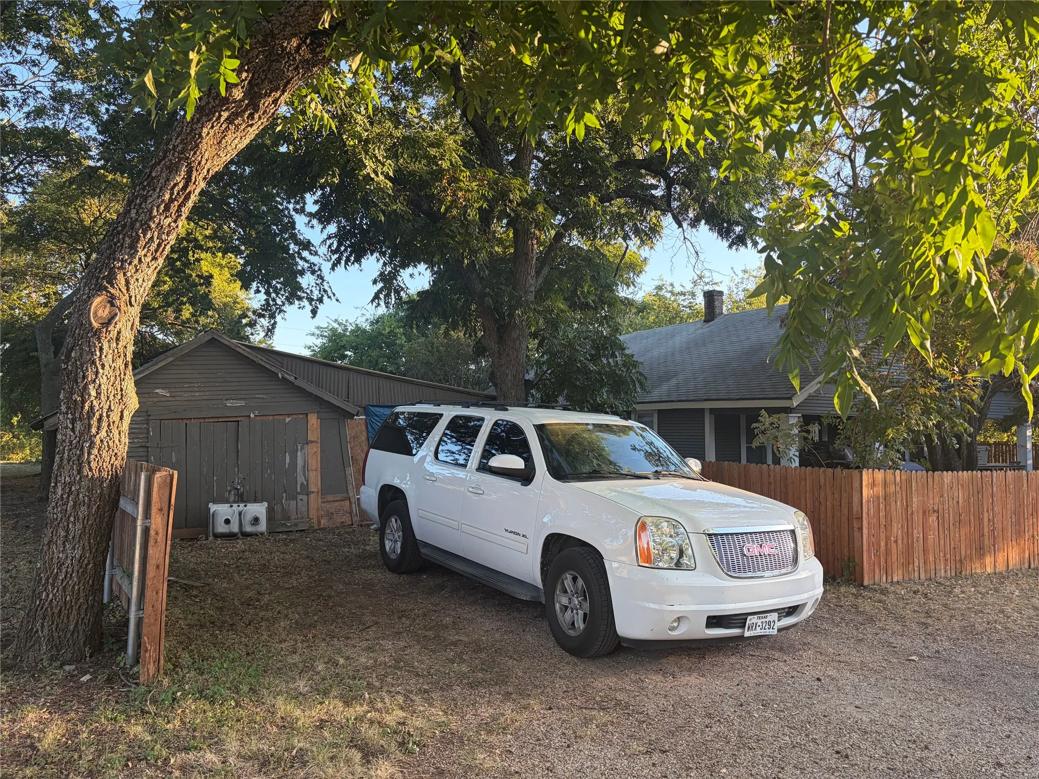 Single Family Residence For Sale in Ellis County , 112 E Indiana Avenue, Midlothian, Texas 76065, 3 Bedroom, 1 Bathroom, 1 Garage spaces, 1,155 Sqft, built in 1918, mls#21392285, Real Estate Agent in Midlothian, Homes For Sale in Ellis county, Homes For Sale in Midlothian, Realtor in Midlothian Texas, Real Estate Brokerage Independent Realty Texas, Luminita Cordes Realtor
