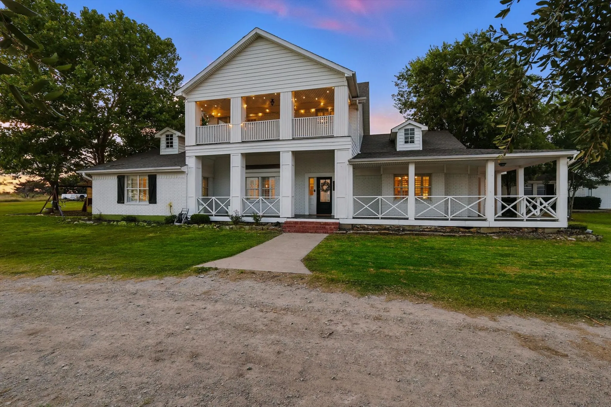 Single Family Residence For Rent in Wise County , 185 Quail Run Court, Decatur, Texas 76234, 4 Bedroom, 4 Bathroom, 3 Garage spaces, 3,550 Sqft, built in 1988, mls#21392011, Real Estate Agent in Decatur, Homes For Rent in Wise county, Homes For Rent in Decatur, Realtor in Decatur Texas, Real Estate Brokerage Independent Realty Texas, Luminita Cordes Realtor