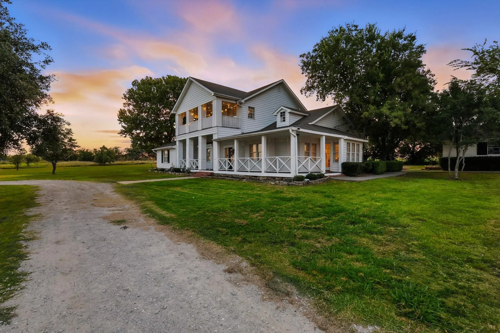 Single Family Residence For Rent in Wise County , 185 Quail Run Court, Decatur, Texas 76234, 4 Bedroom, 4 Bathroom, 3 Garage spaces, 3,550 Sqft, built in 1988, mls#21392011, Real Estate Agent in Decatur, Homes For Rent in Wise county, Homes For Rent in Decatur, Realtor in Decatur Texas, Real Estate Brokerage Independent Realty Texas, Luminita Cordes Realtor