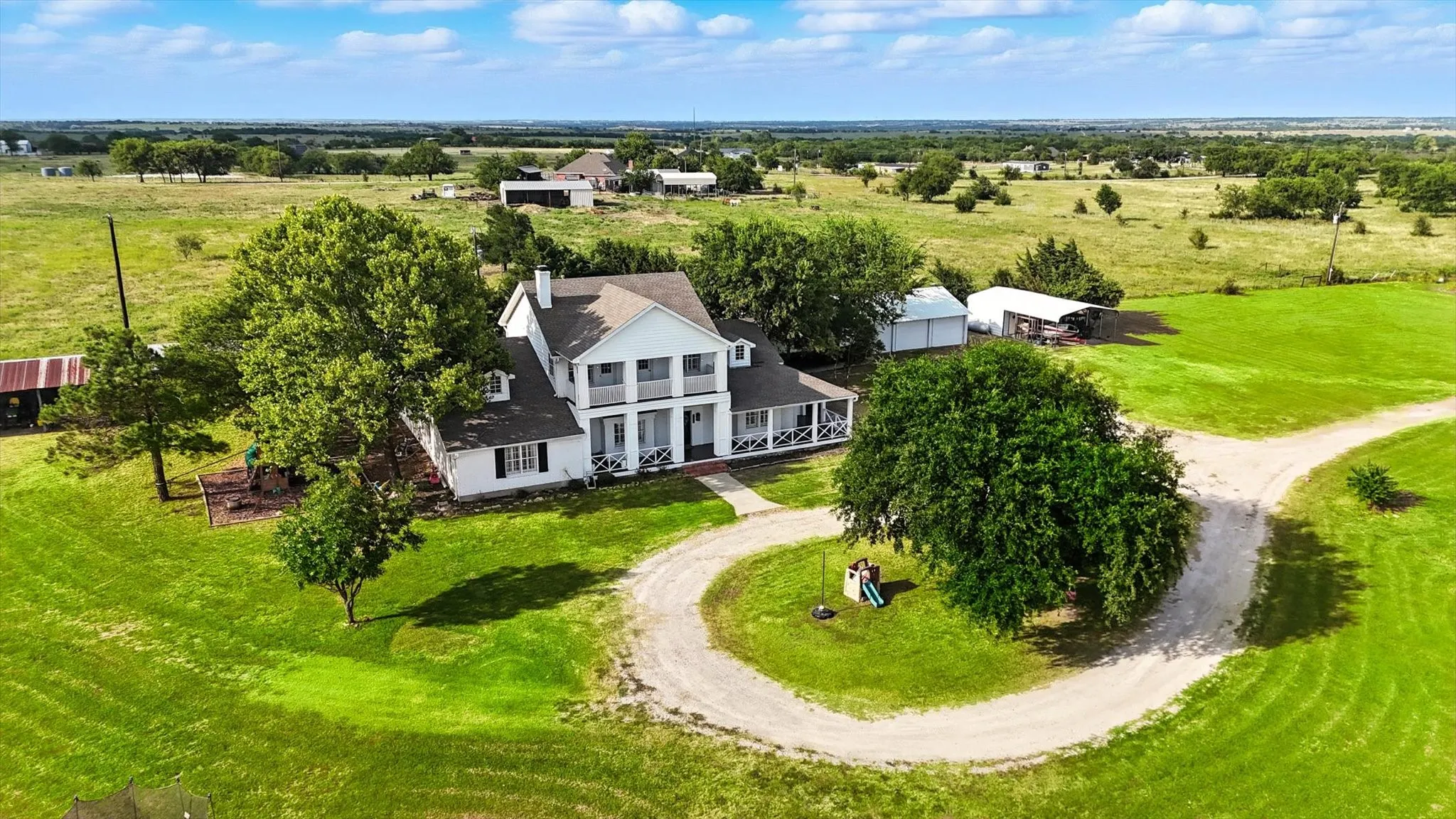 Single Family Residence For Rent in Wise County , 185 Quail Run Court, Decatur, Texas 76234, 4 Bedroom, 4 Bathroom, 3 Garage spaces, 3,550 Sqft, built in 1988, mls#21392011, Real Estate Agent in Decatur, Homes For Rent in Wise county, Homes For Rent in Decatur, Realtor in Decatur Texas, Real Estate Brokerage Independent Realty Texas, Luminita Cordes Realtor