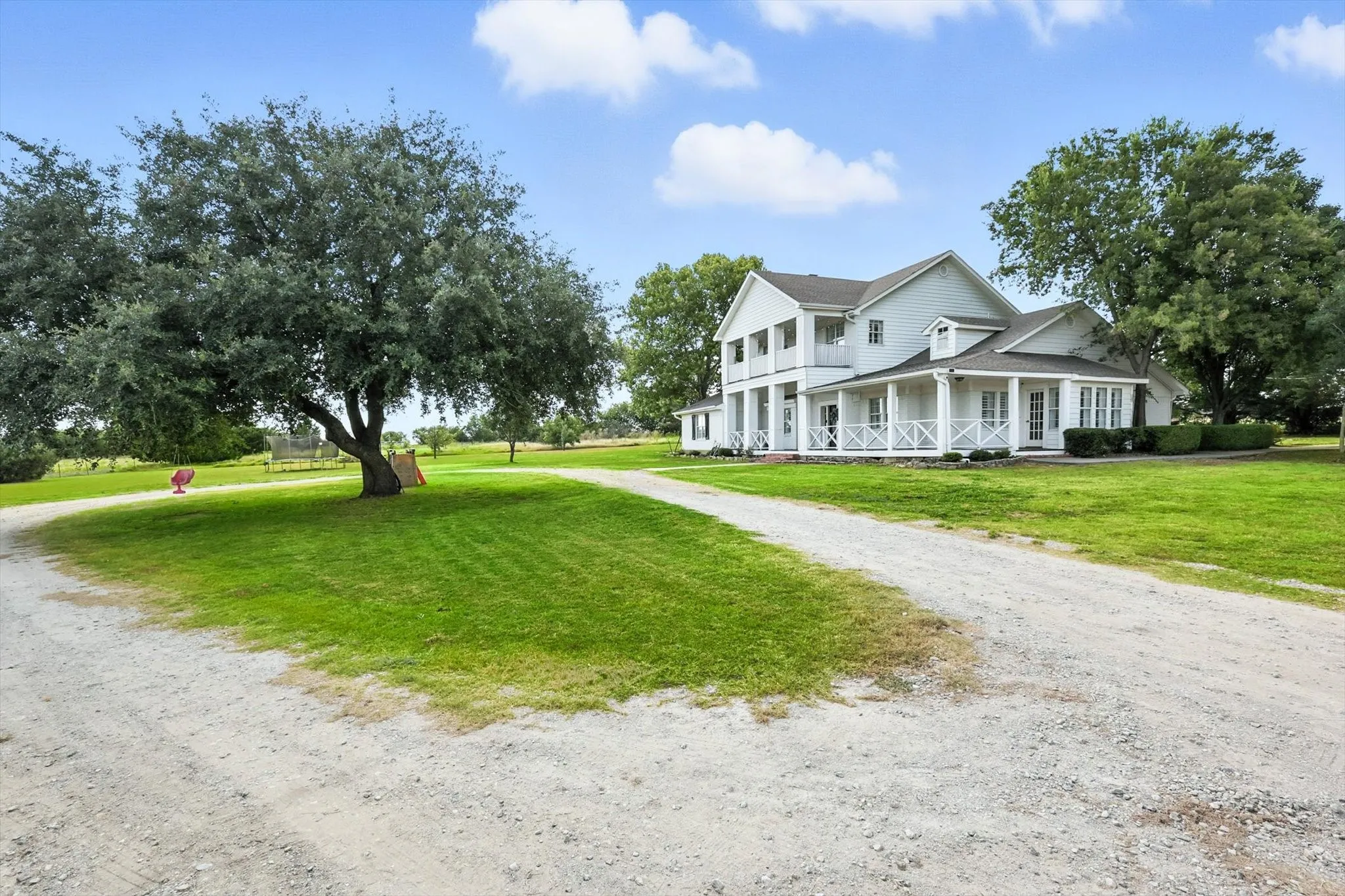 Single Family Residence For Rent in Wise County , 185 Quail Run Court, Decatur, Texas 76234, 4 Bedroom, 4 Bathroom, 3 Garage spaces, 3,550 Sqft, built in 1988, mls#21392011, Real Estate Agent in Decatur, Homes For Rent in Wise county, Homes For Rent in Decatur, Realtor in Decatur Texas, Real Estate Brokerage Independent Realty Texas, Luminita Cordes Realtor