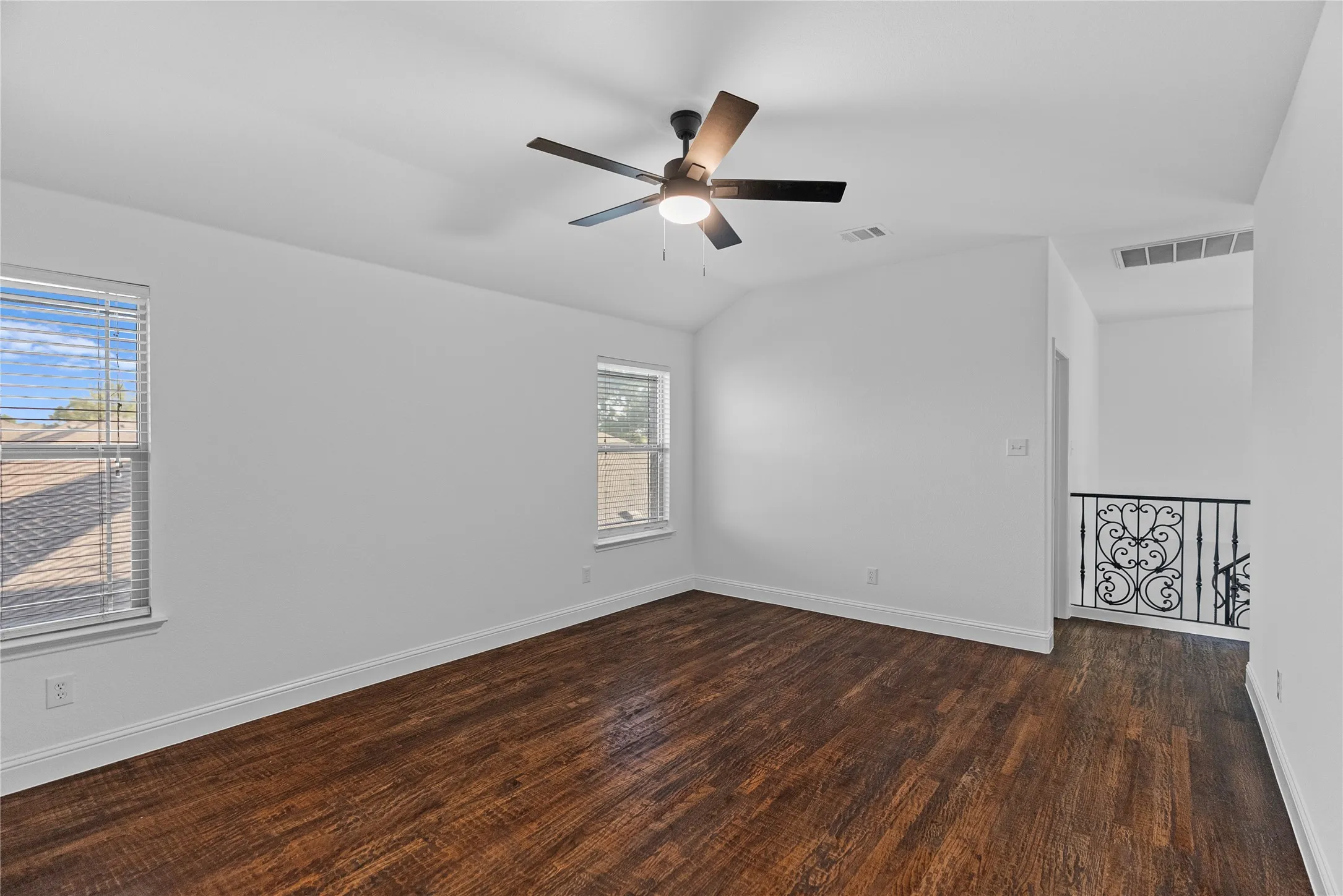 Single Family Residence For Rent in Collin County , 133 Meadow Crest Drive, Princeton, Texas 75407, 4 Bedroom, 3 Bathroom, 2 Garage spaces, 2,475 Sqft, built in 2011, mls#21392289, Real Estate Agent in Princeton, Homes For Rent in Collin county, Homes For Rent in Princeton, Realtor in Princeton Texas, Real Estate Brokerage Independent Realty Texas, Luminita Cordes Realtor