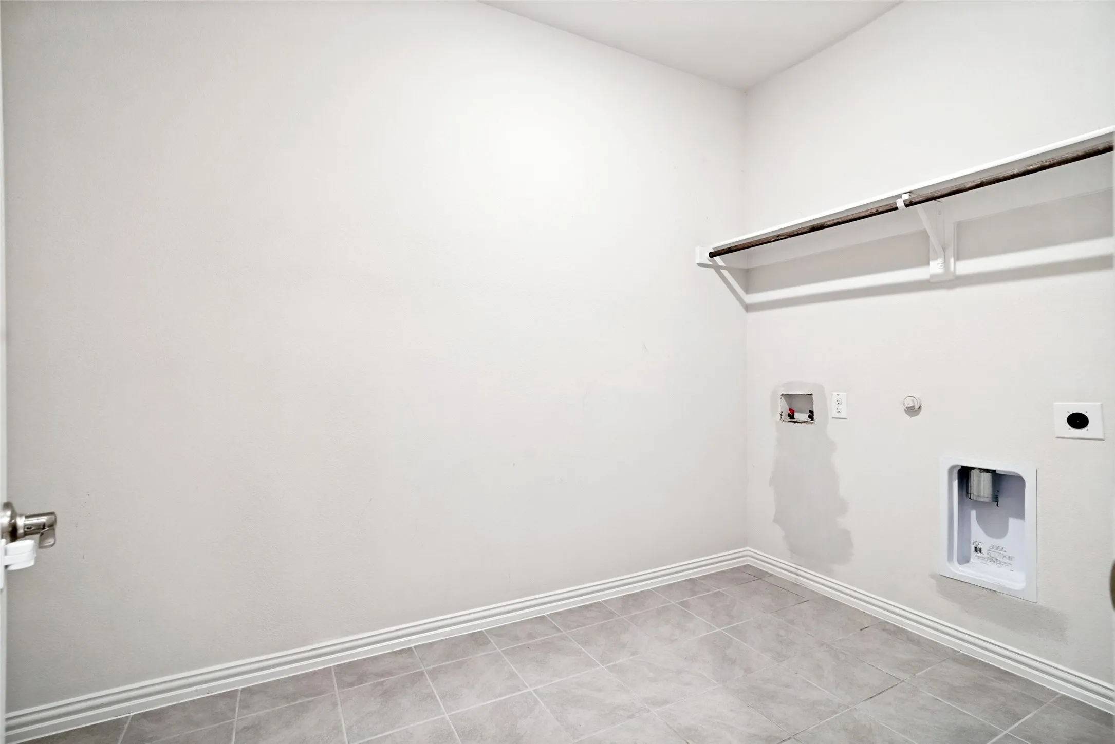 Single Family Residence For Sale in Tarrant County , 5573 Cypress Willow Bend, Fort Worth, Texas 76126, 4 Bedroom, 3 Bathroom, 2 Garage spaces, 2,319 Sqft, built in 2020, mls#21392290, Real Estate Agent in Fort Worth, Homes For Sale in Tarrant county, Homes For Sale in Fort Worth, Realtor in Fort Worth Texas, Real Estate Brokerage Independent Realty Texas, Luminita Cordes Realtor
