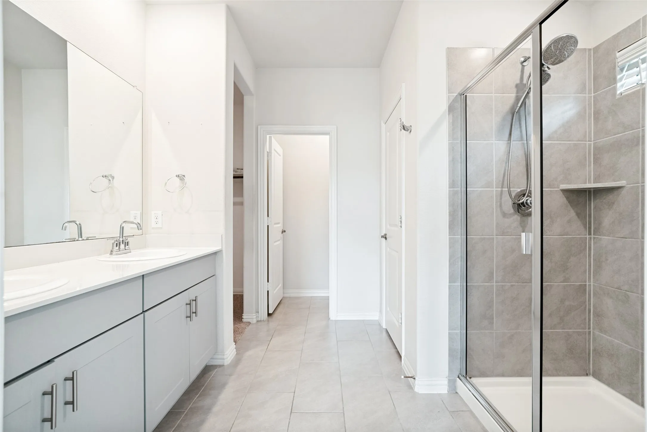 Single Family Residence For Sale in Tarrant County , 5573 Cypress Willow Bend, Fort Worth, Texas 76126, 4 Bedroom, 3 Bathroom, 2 Garage spaces, 2,319 Sqft, built in 2020, mls#21392290, Real Estate Agent in Fort Worth, Homes For Sale in Tarrant county, Homes For Sale in Fort Worth, Realtor in Fort Worth Texas, Real Estate Brokerage Independent Realty Texas, Luminita Cordes Realtor