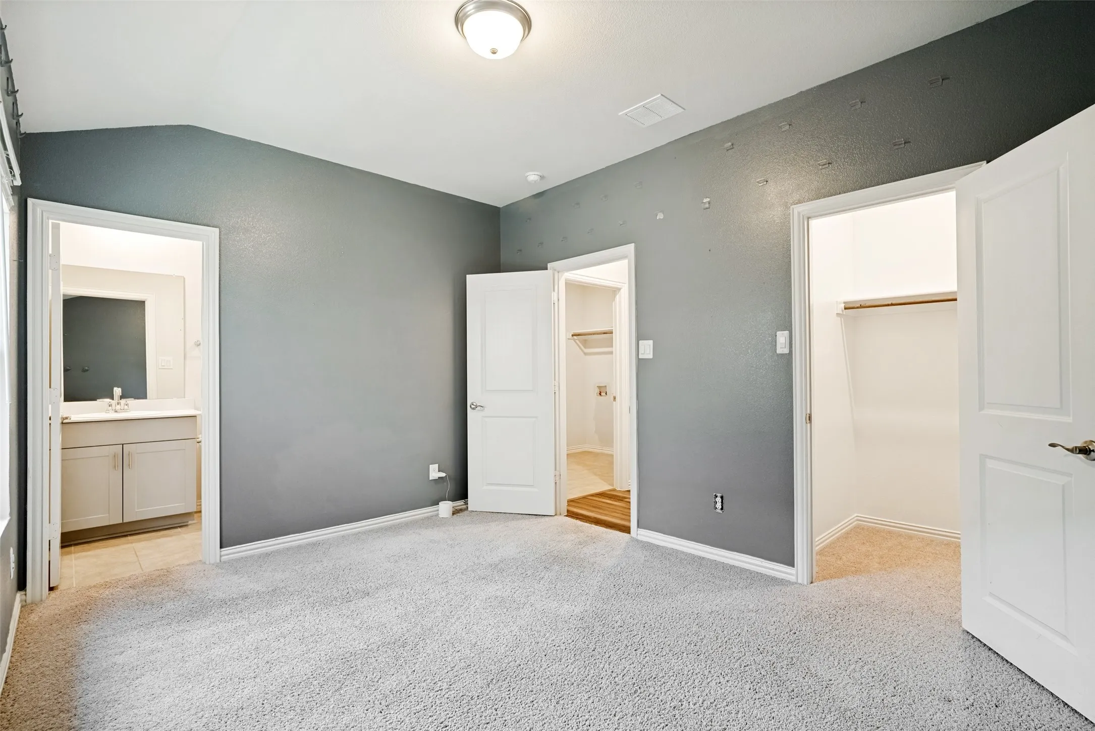 Single Family Residence For Sale in Tarrant County , 5573 Cypress Willow Bend, Fort Worth, Texas 76126, 4 Bedroom, 3 Bathroom, 2 Garage spaces, 2,319 Sqft, built in 2020, mls#21392290, Real Estate Agent in Fort Worth, Homes For Sale in Tarrant county, Homes For Sale in Fort Worth, Realtor in Fort Worth Texas, Real Estate Brokerage Independent Realty Texas, Luminita Cordes Realtor