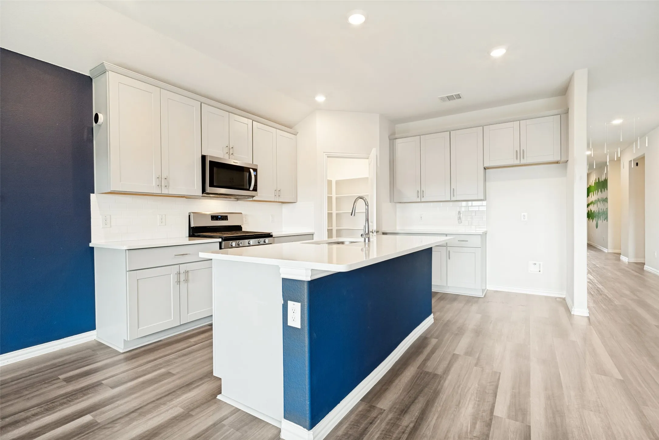 Single Family Residence For Sale in Tarrant County , 5573 Cypress Willow Bend, Fort Worth, Texas 76126, 4 Bedroom, 3 Bathroom, 2 Garage spaces, 2,319 Sqft, built in 2020, mls#21392290, Real Estate Agent in Fort Worth, Homes For Sale in Tarrant county, Homes For Sale in Fort Worth, Realtor in Fort Worth Texas, Real Estate Brokerage Independent Realty Texas, Luminita Cordes Realtor