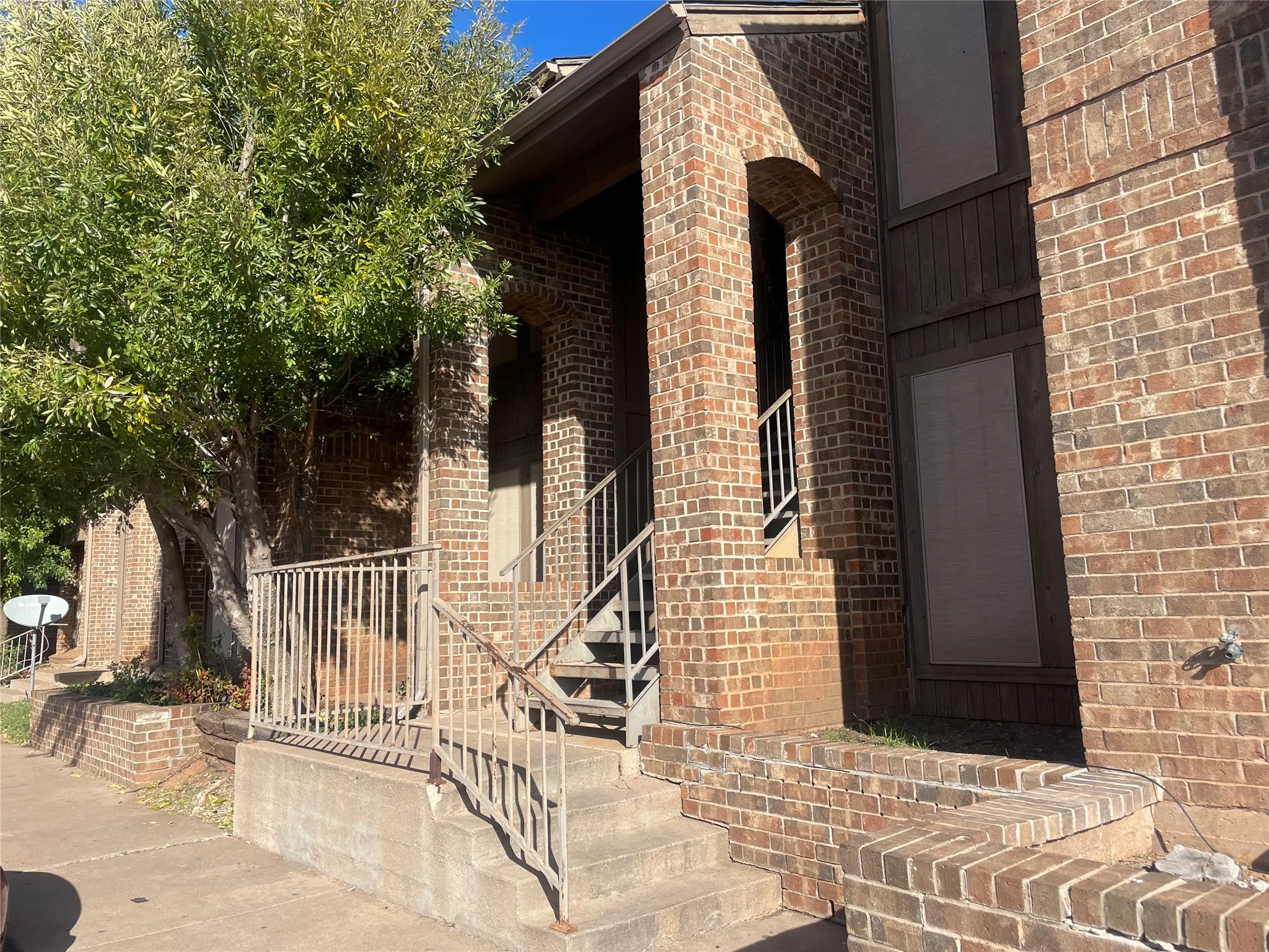 Apartment For Rent in Taylor County , 657 Ruidosa Avenue 215, Abilene, Texas 79605, 2 Bedroom, 2 Bathroom, Garage spaces, 884 Sqft, built in 1982, mls#21392301, Real Estate Agent in Abilene, Homes For Rent in Taylor county, Homes For Rent in Abilene, Realtor in Abilene Texas, Real Estate Brokerage Independent Realty Texas, Luminita Cordes Realtor