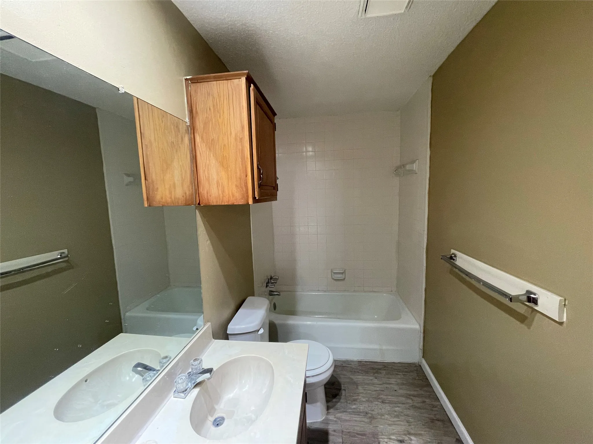 Apartment For Rent in Taylor County , 657 Ruidosa Avenue 215, Abilene, Texas 79605, 2 Bedroom, 2 Bathroom, Garage spaces, 884 Sqft, built in 1982, mls#21392301, Real Estate Agent in Abilene, Homes For Rent in Taylor county, Homes For Rent in Abilene, Realtor in Abilene Texas, Real Estate Brokerage Independent Realty Texas, Luminita Cordes Realtor