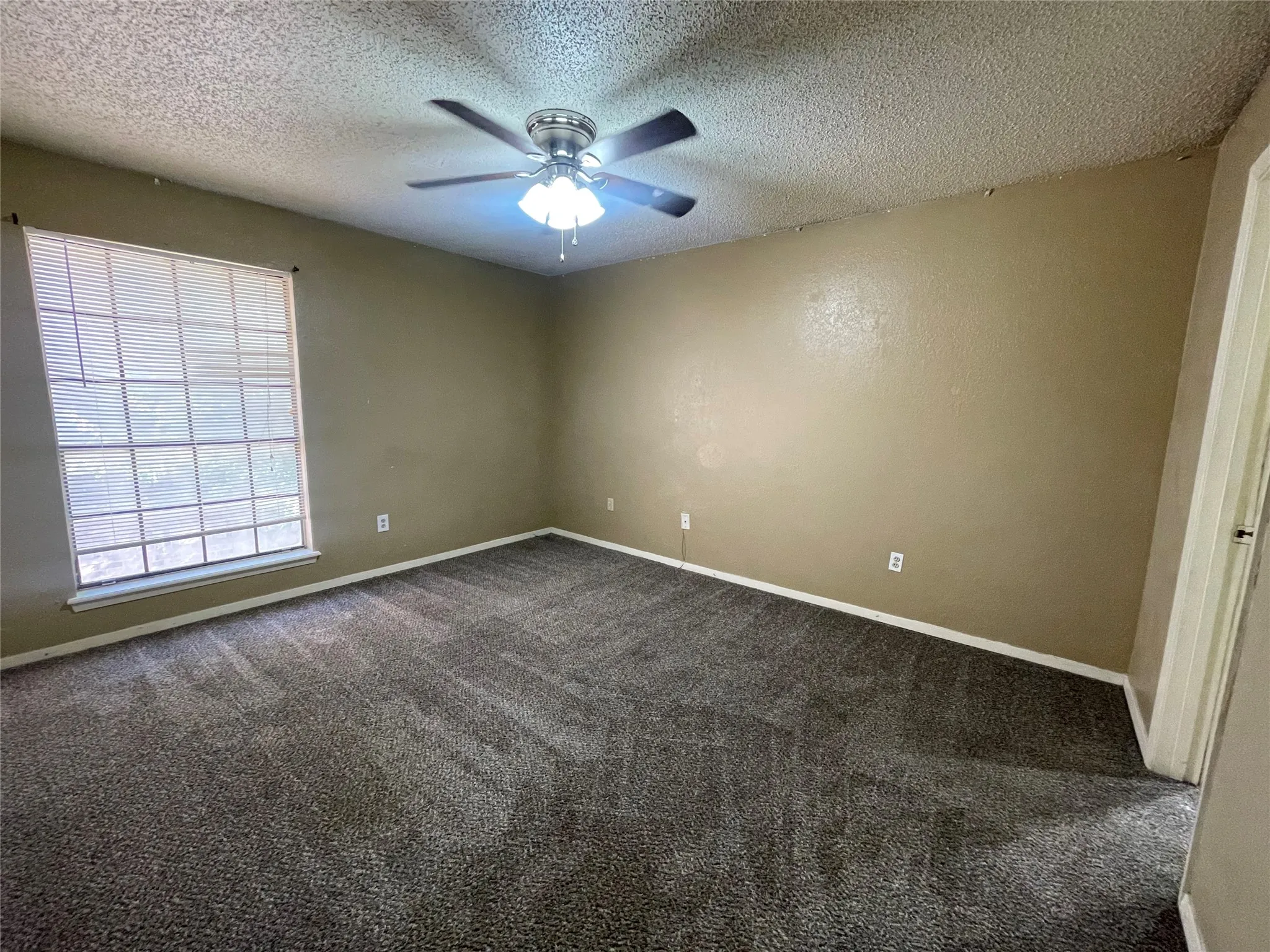 Apartment For Rent in Taylor County , 657 Ruidosa Avenue 215, Abilene, Texas 79605, 2 Bedroom, 2 Bathroom, Garage spaces, 884 Sqft, built in 1982, mls#21392301, Real Estate Agent in Abilene, Homes For Rent in Taylor county, Homes For Rent in Abilene, Realtor in Abilene Texas, Real Estate Brokerage Independent Realty Texas, Luminita Cordes Realtor