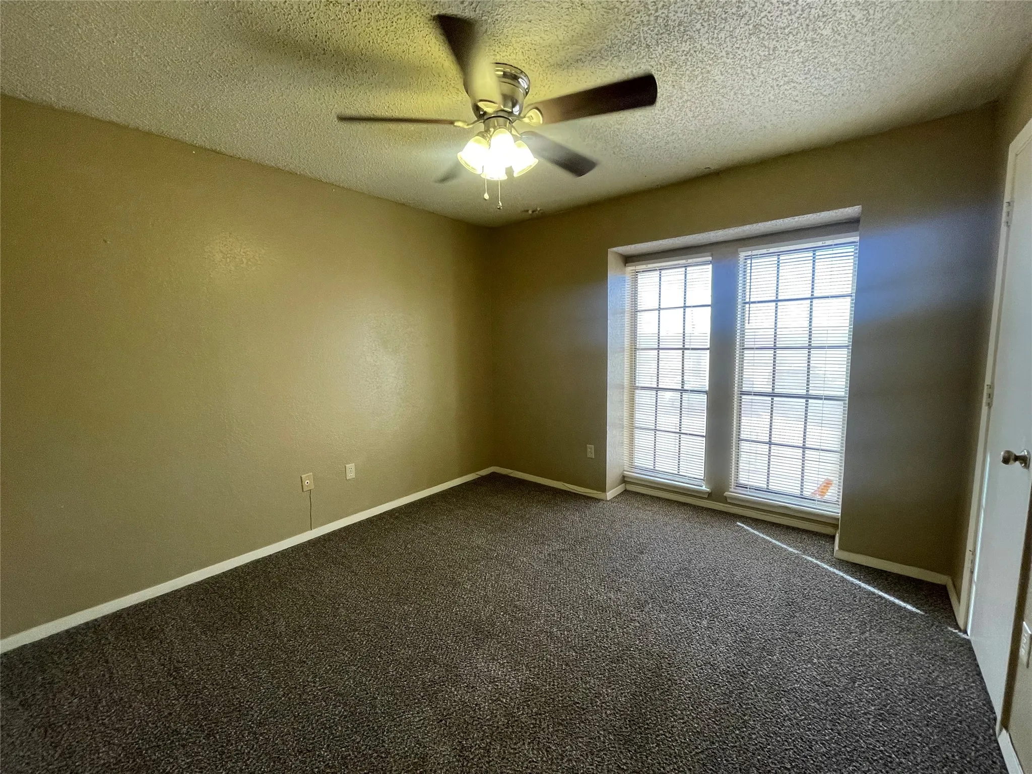 Apartment For Rent in Taylor County , 657 Ruidosa Avenue 215, Abilene, Texas 79605, 2 Bedroom, 2 Bathroom, Garage spaces, 884 Sqft, built in 1982, mls#21392301, Real Estate Agent in Abilene, Homes For Rent in Taylor county, Homes For Rent in Abilene, Realtor in Abilene Texas, Real Estate Brokerage Independent Realty Texas, Luminita Cordes Realtor