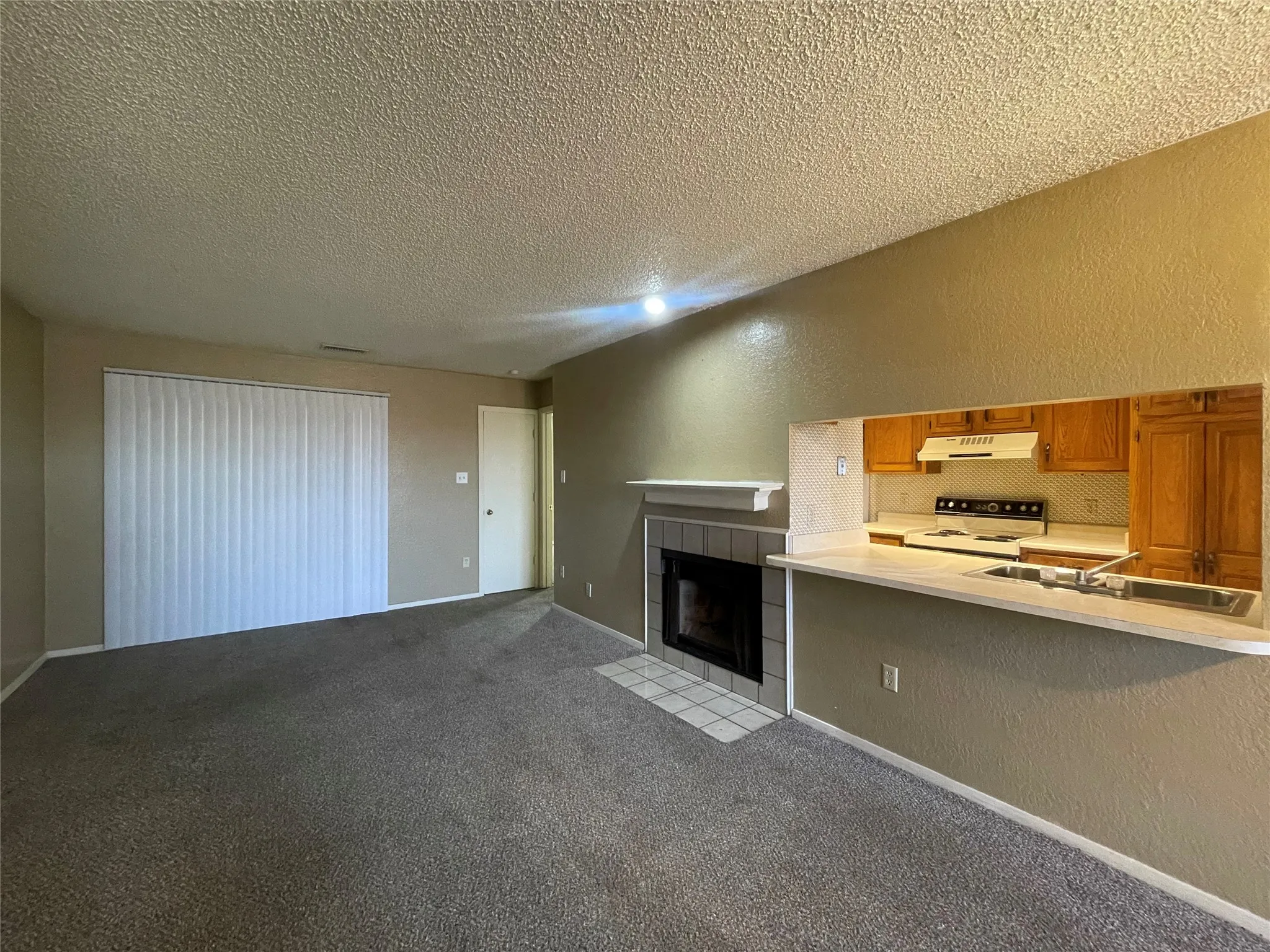 Apartment For Rent in Taylor County , 657 Ruidosa Avenue 215, Abilene, Texas 79605, 2 Bedroom, 2 Bathroom, Garage spaces, 884 Sqft, built in 1982, mls#21392301, Real Estate Agent in Abilene, Homes For Rent in Taylor county, Homes For Rent in Abilene, Realtor in Abilene Texas, Real Estate Brokerage Independent Realty Texas, Luminita Cordes Realtor
