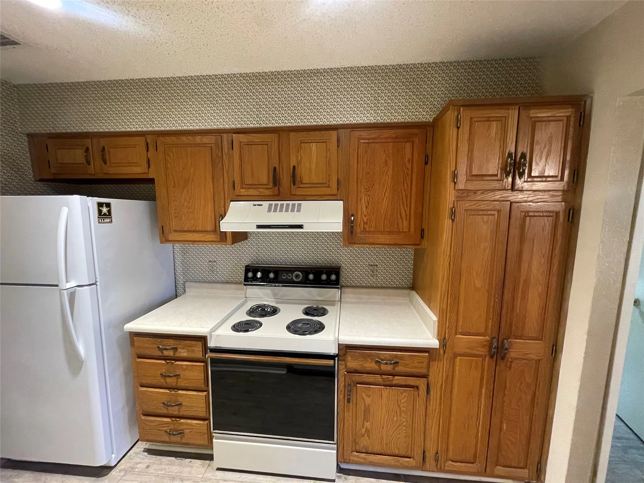 Apartment For Rent in Taylor County , 657 Ruidosa Avenue 215, Abilene, Texas 79605, 2 Bedroom, 2 Bathroom, Garage spaces, 884 Sqft, built in 1982, mls#21392301, Real Estate Agent in Abilene, Homes For Rent in Taylor county, Homes For Rent in Abilene, Realtor in Abilene Texas, Real Estate Brokerage Independent Realty Texas, Luminita Cordes Realtor