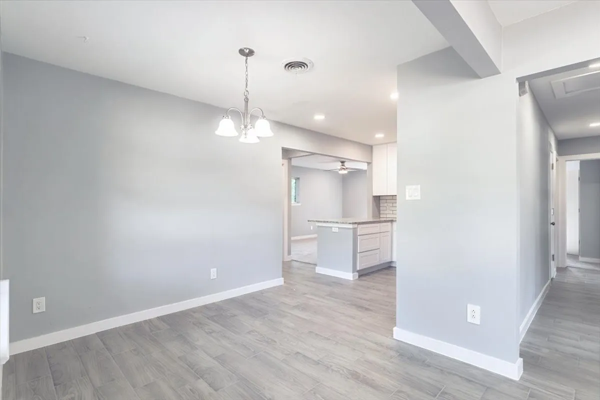 Single Family Residence For Sale in Dallas County , 12326 Dandridge Drive, Dallas, Texas 75243, 3 Bedroom, 2 Bathroom, 1 Garage spaces, 1,476 Sqft, built in 1957, mls#21391987, Real Estate Agent in Dallas, Homes For Sale in Dallas county, Homes For Sale in Dallas, Realtor in Dallas Texas, Real Estate Brokerage Independent Realty Texas, Luminita Cordes Realtor
